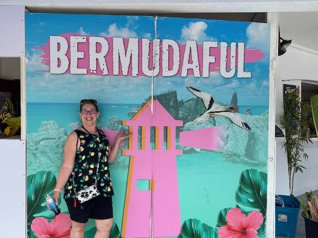 Bermuda: Same location – different memory. On the other side of the fort lies one of the pink sand
beaches that Bermuda is known for. Love how tropical and fun this spot feels!