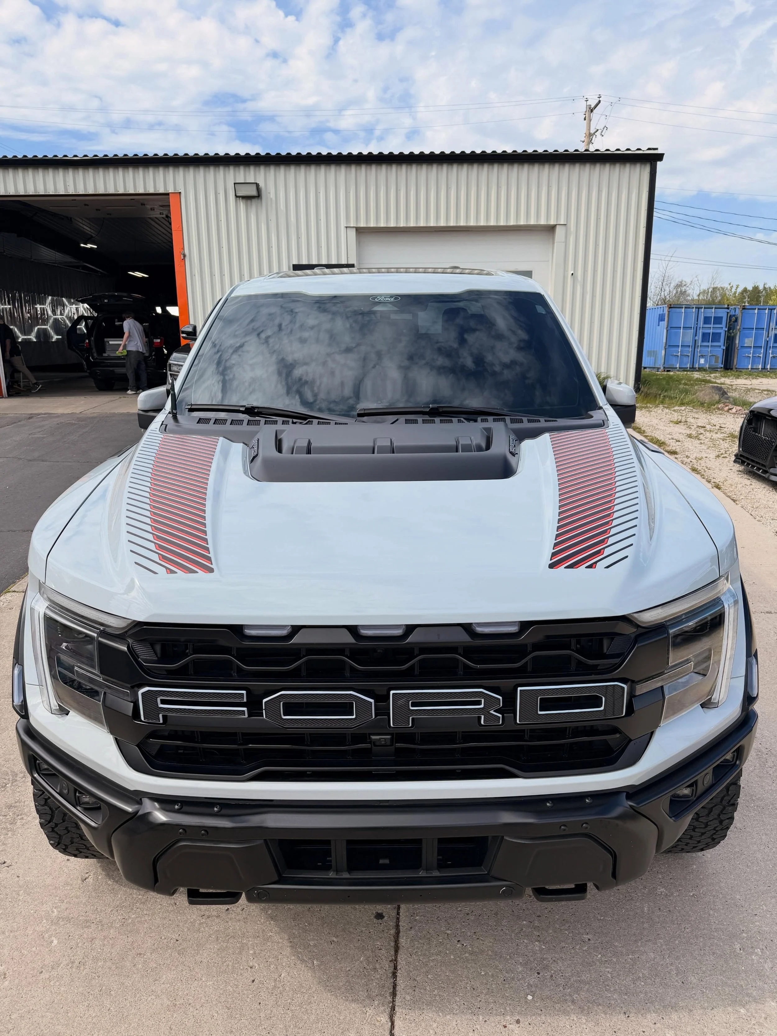 Ford Raptor came in for a same day decal install - Nice easy way to add some factory options! 

Need any Vinyl + Color PPF wraps? -  Call or Message me for scheduling! Located in Cedarburg Wisconsin 
📞 414-274-9295
🌐cfdesignswi.com

🛠️ tools: @pid