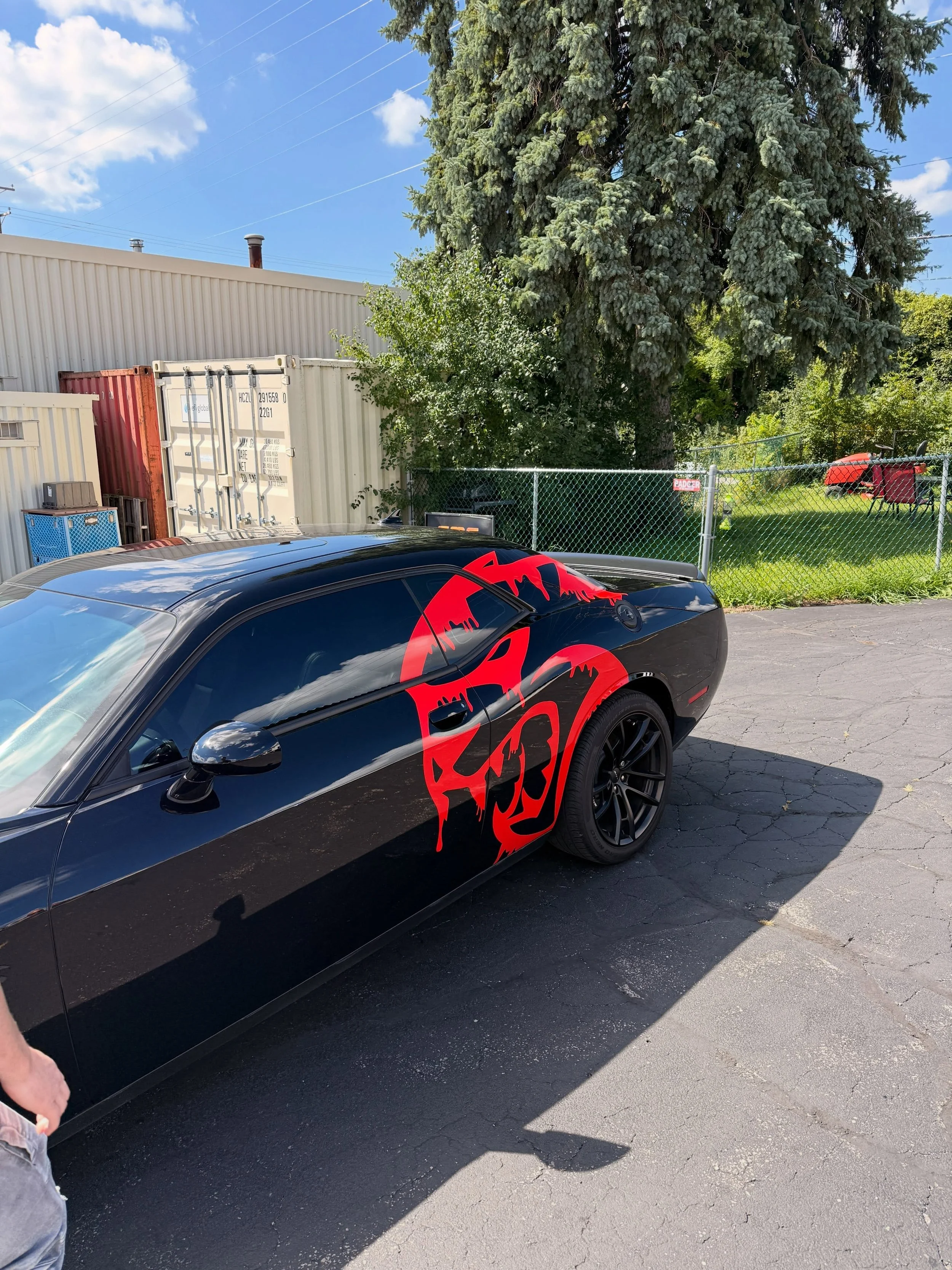 Hellcat came in wanting a Custom &ldquo;Drippy&rdquo; decal 🤙🏽 Got him right 👊🏽