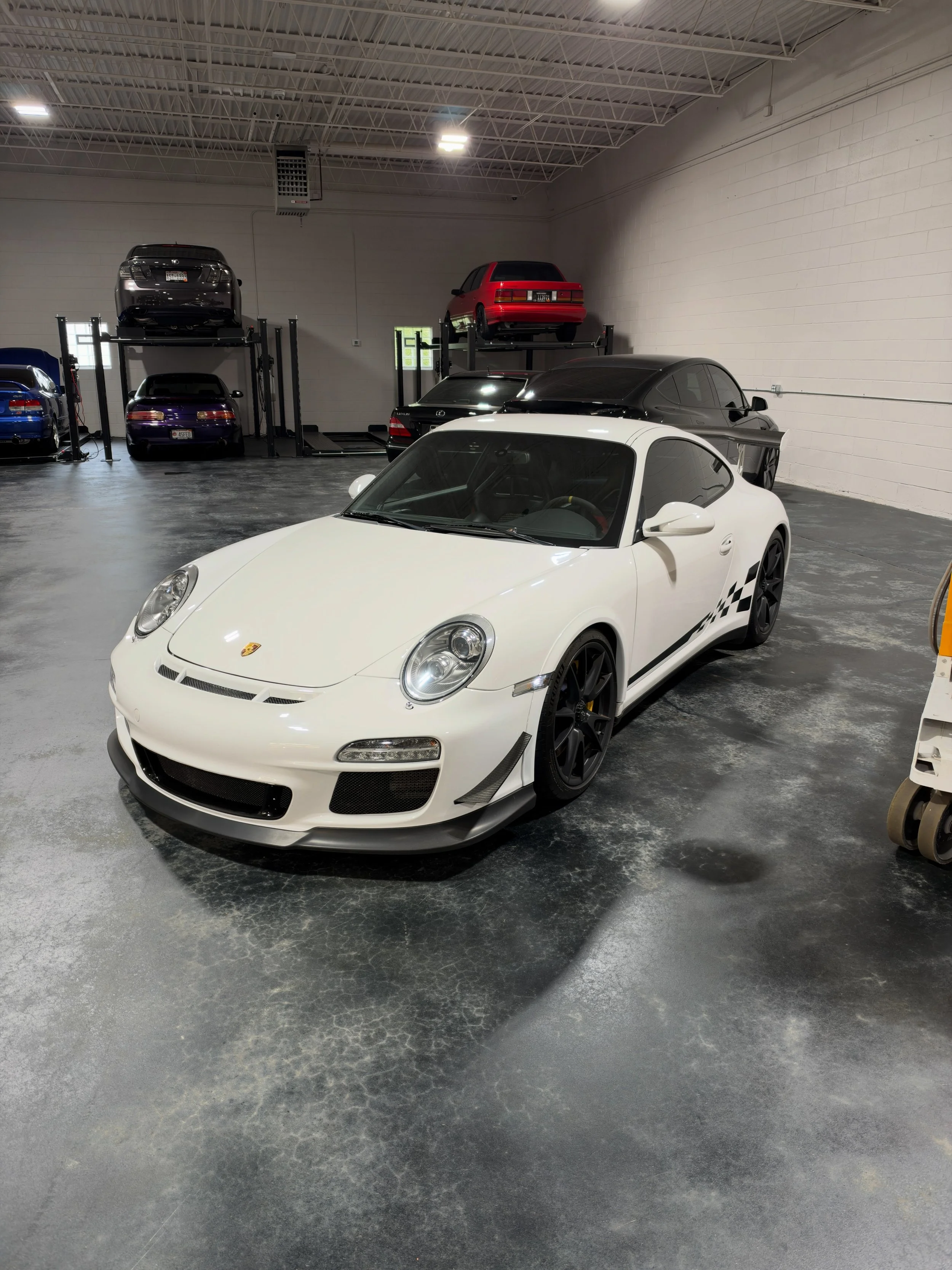 997 GT3 RS 🏎️ - Checkered side decals + Custom Gloss Black lower Grill surround
