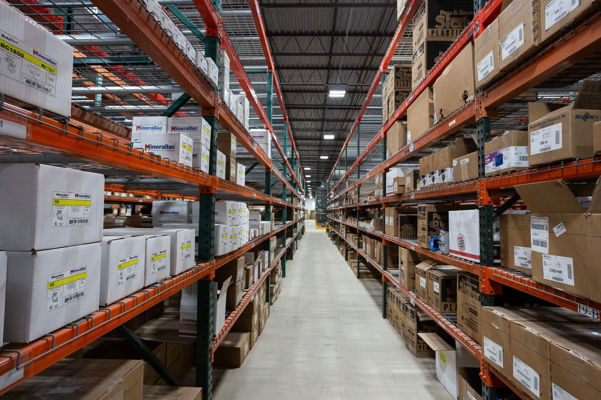INTERIOR SHELVING DAKOTA SUPPLY GROUP WAREHOUSE