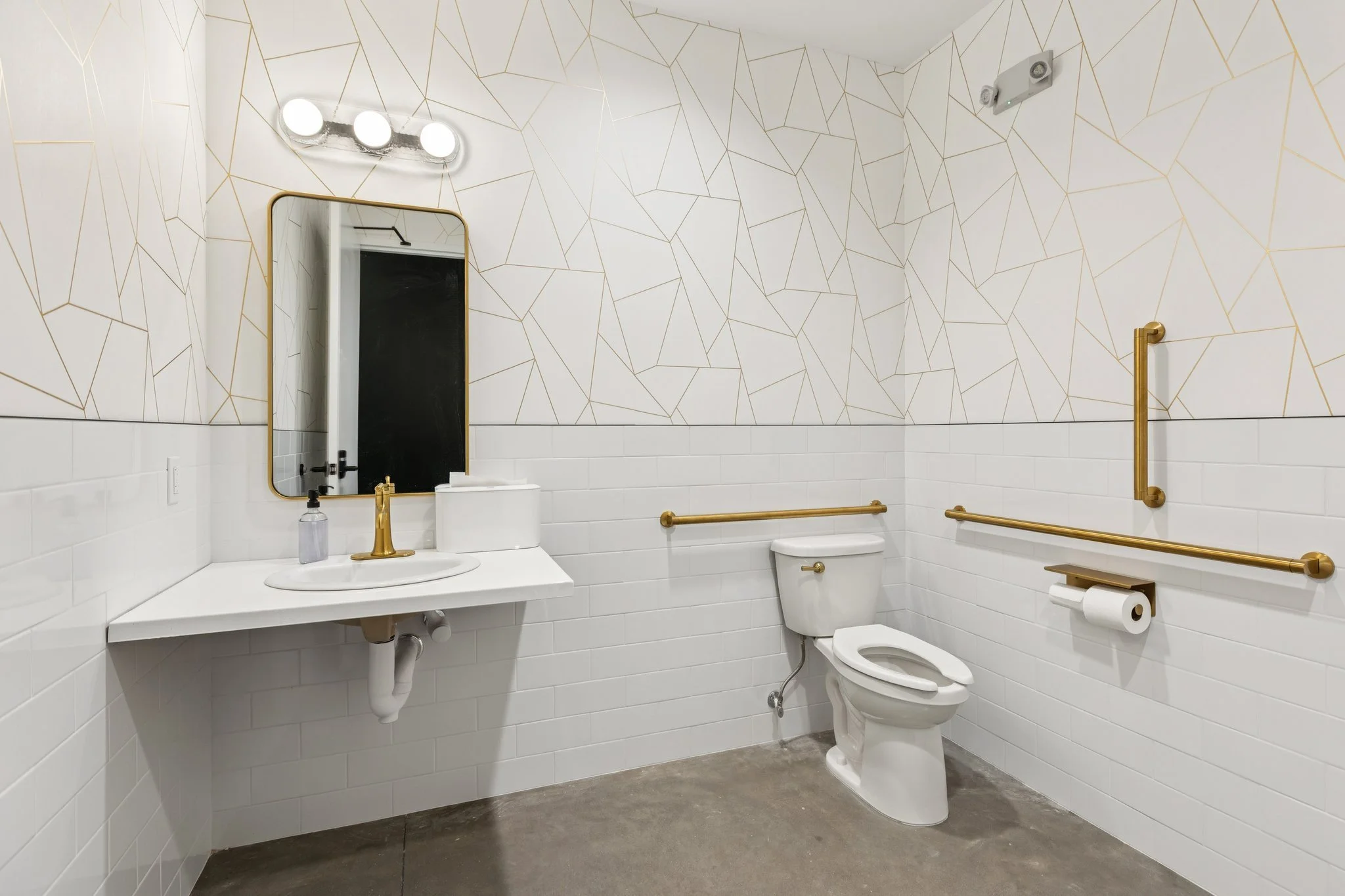 42-web-or-mls-7764 - 7878 Main St_042.jpg