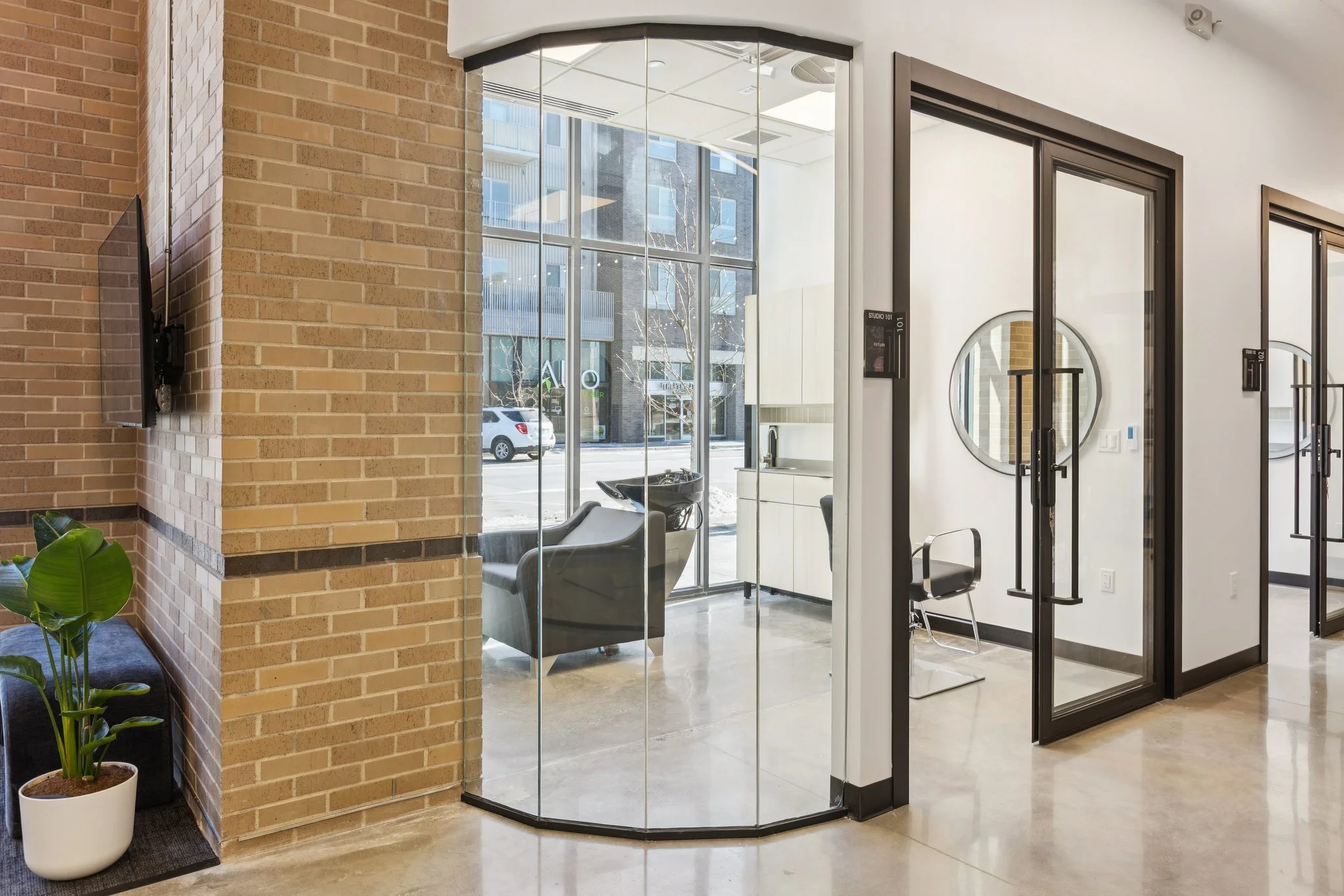 12-web-or-mls-7764 - 7878 Main St_012.jpg