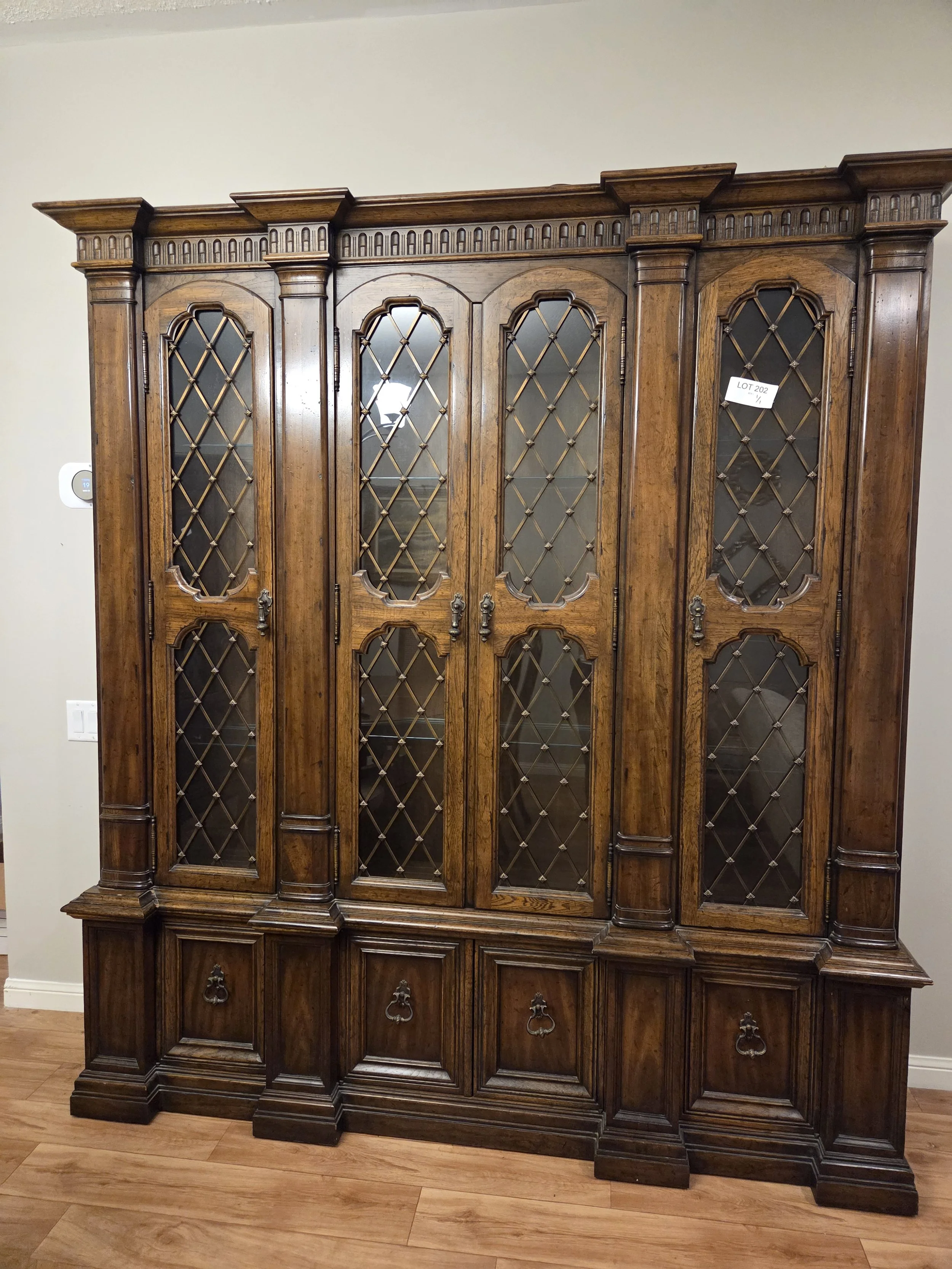 September 2026 - Hamilton Estate Auction.
Fine European Furniture, Professional Crafter's Equipment, Mobility Equipment, Antique Decor & Collectibles, Fine Art