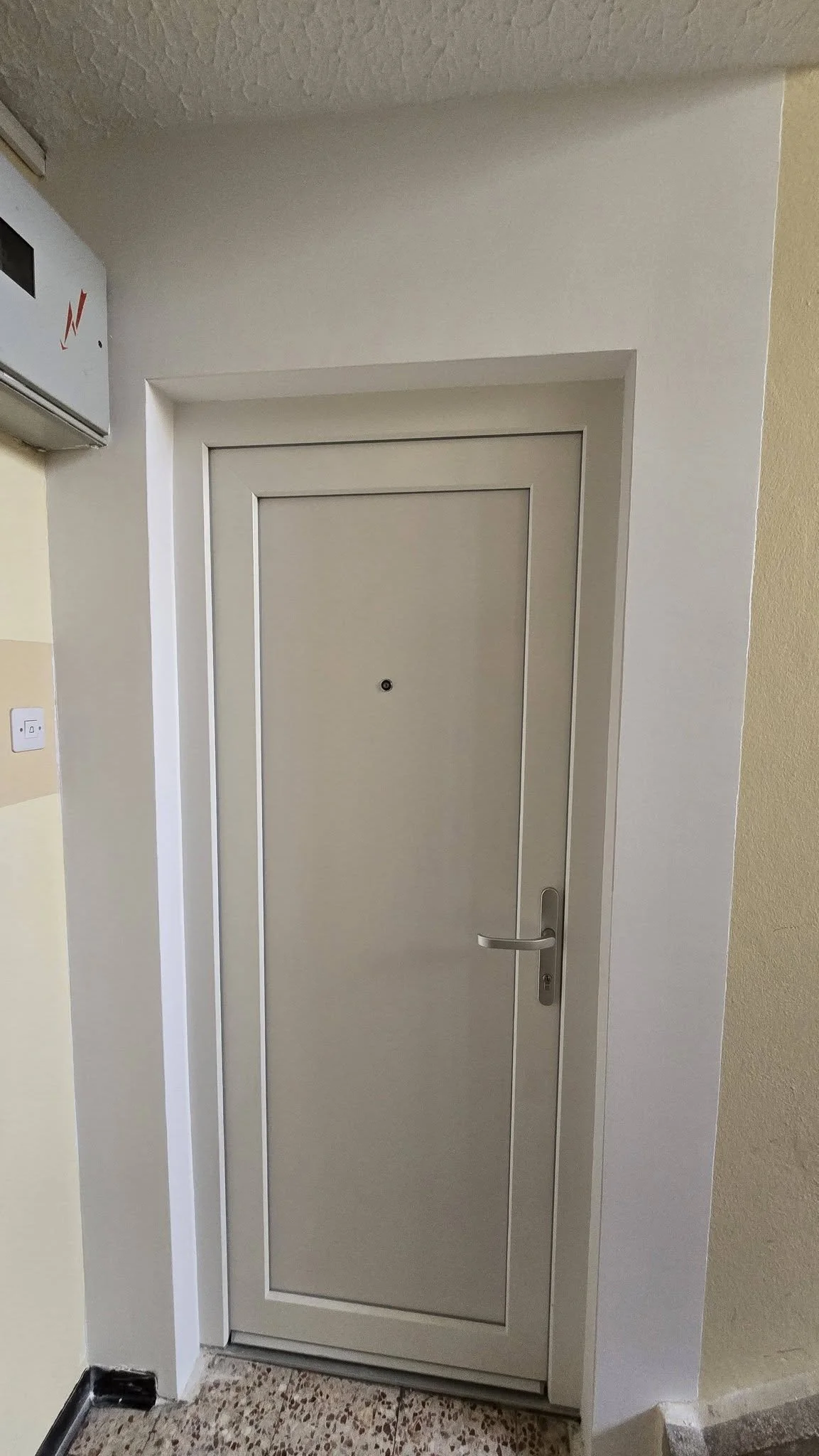 Menjava vhodnih vrat