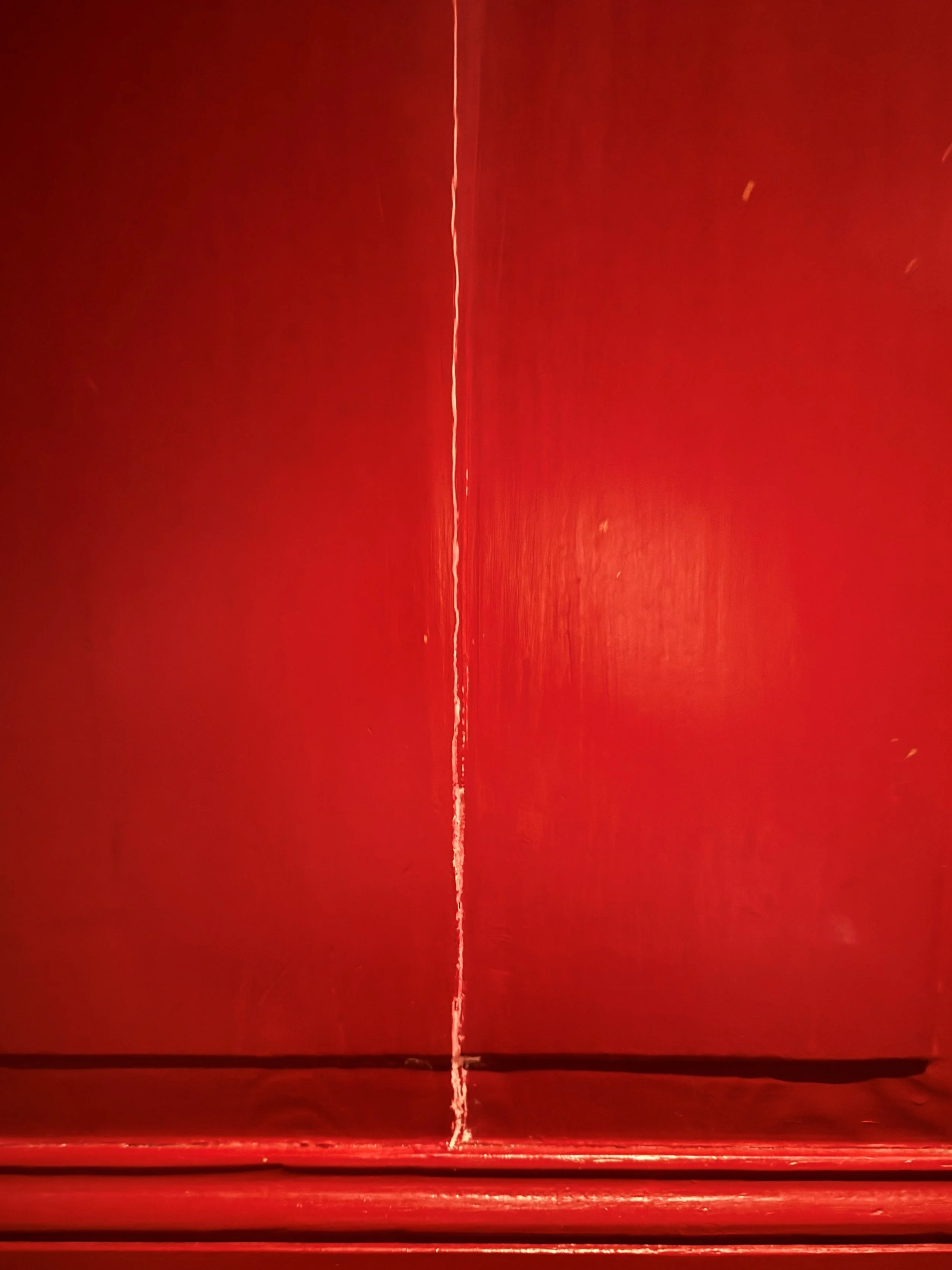 On Red, Mould, and the Collapse of Time