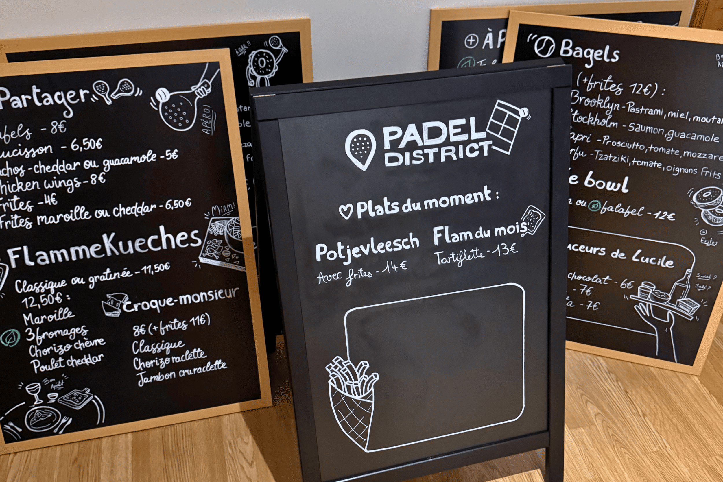 Padel-District_support-de-com_direction-artistique_illustration_Direction-artistique_Retail-et-print_2026.png