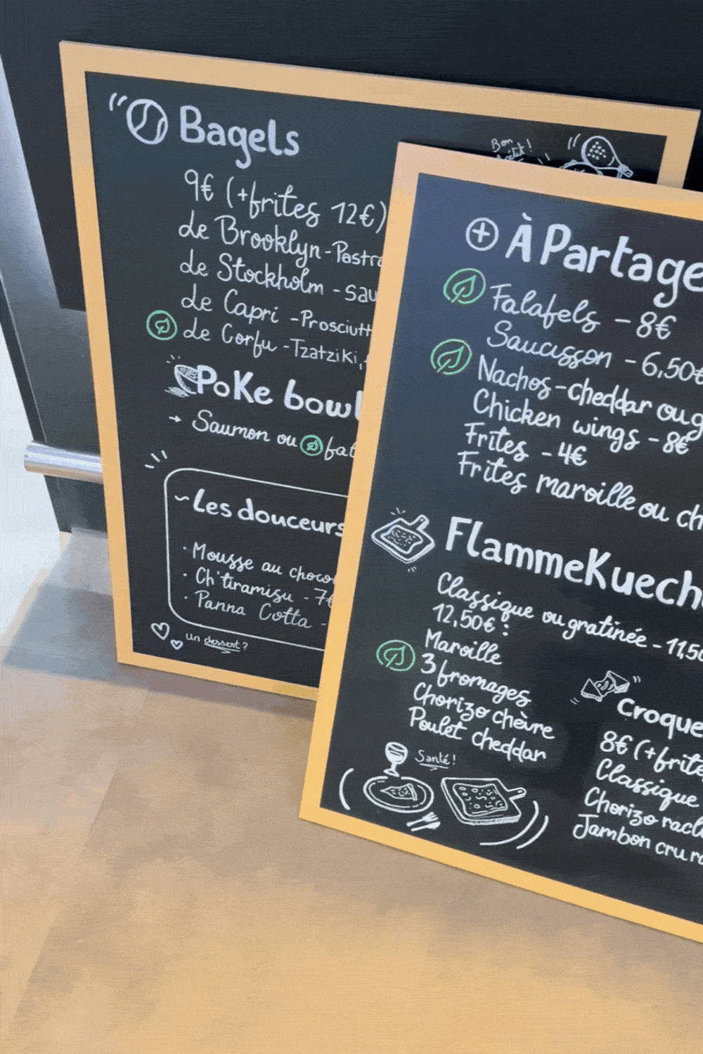 Padel-District_identitevisuelle_Direction-artistique_Retail-&-print_2026..gif