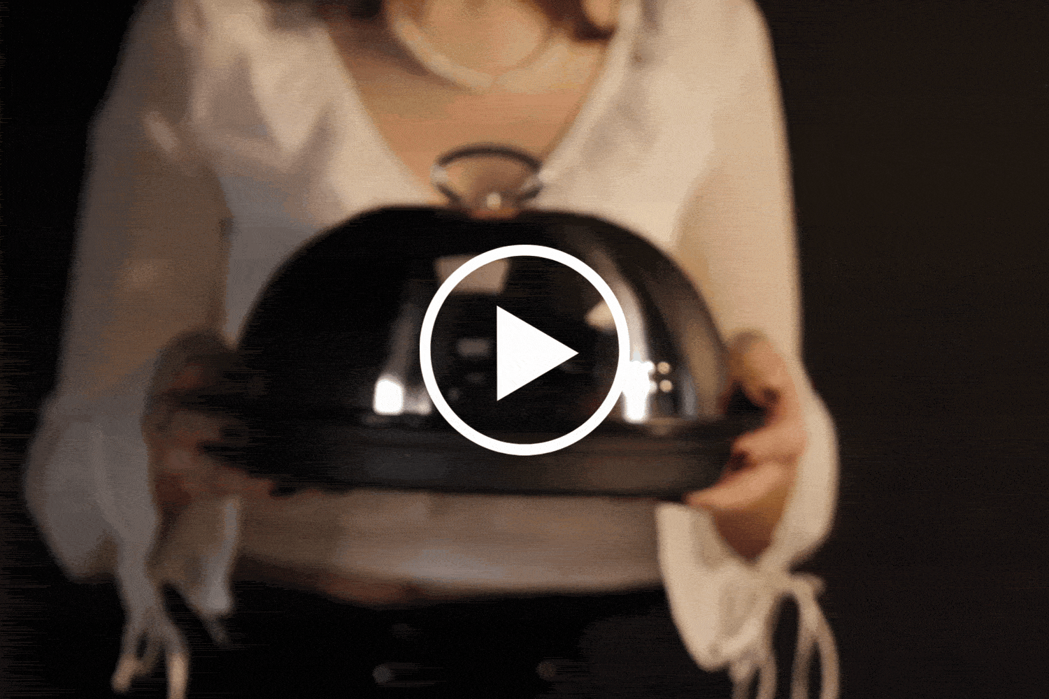 https://www.atelierdax.com/portfolio/noir-carat-direction-artistique-concept-vido-food-and-jewelry