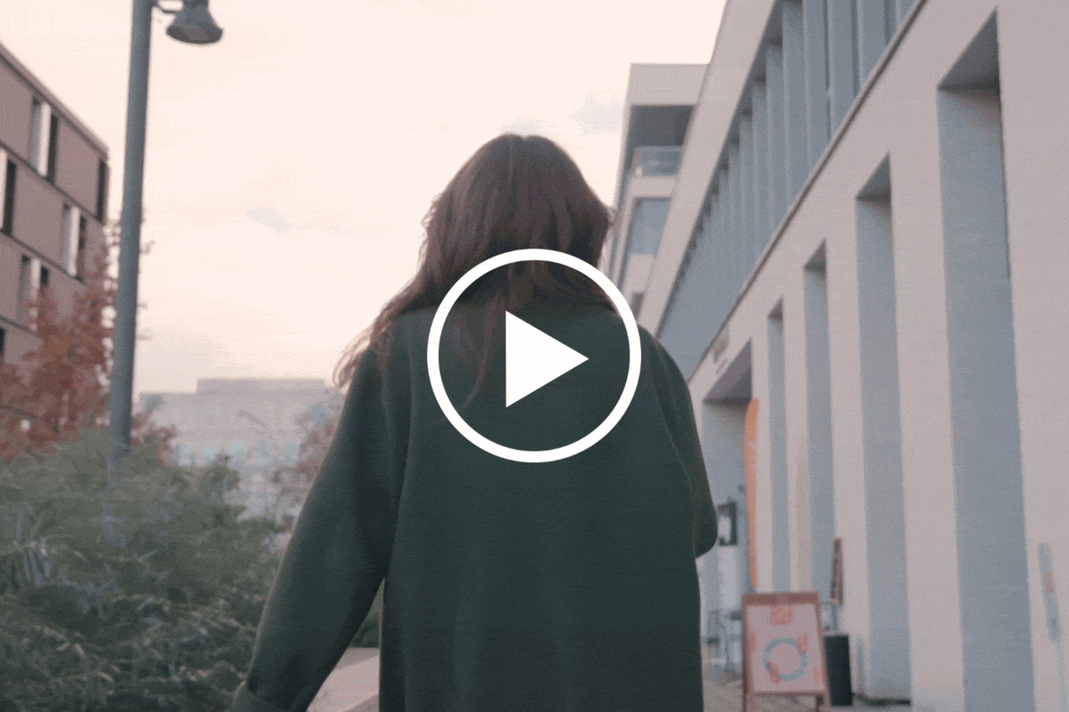 https://www.atelierdax.com/portfolio/direction-artistique-cration-de-contenu-video-branding-coffee-shop-euratechnologies-lille