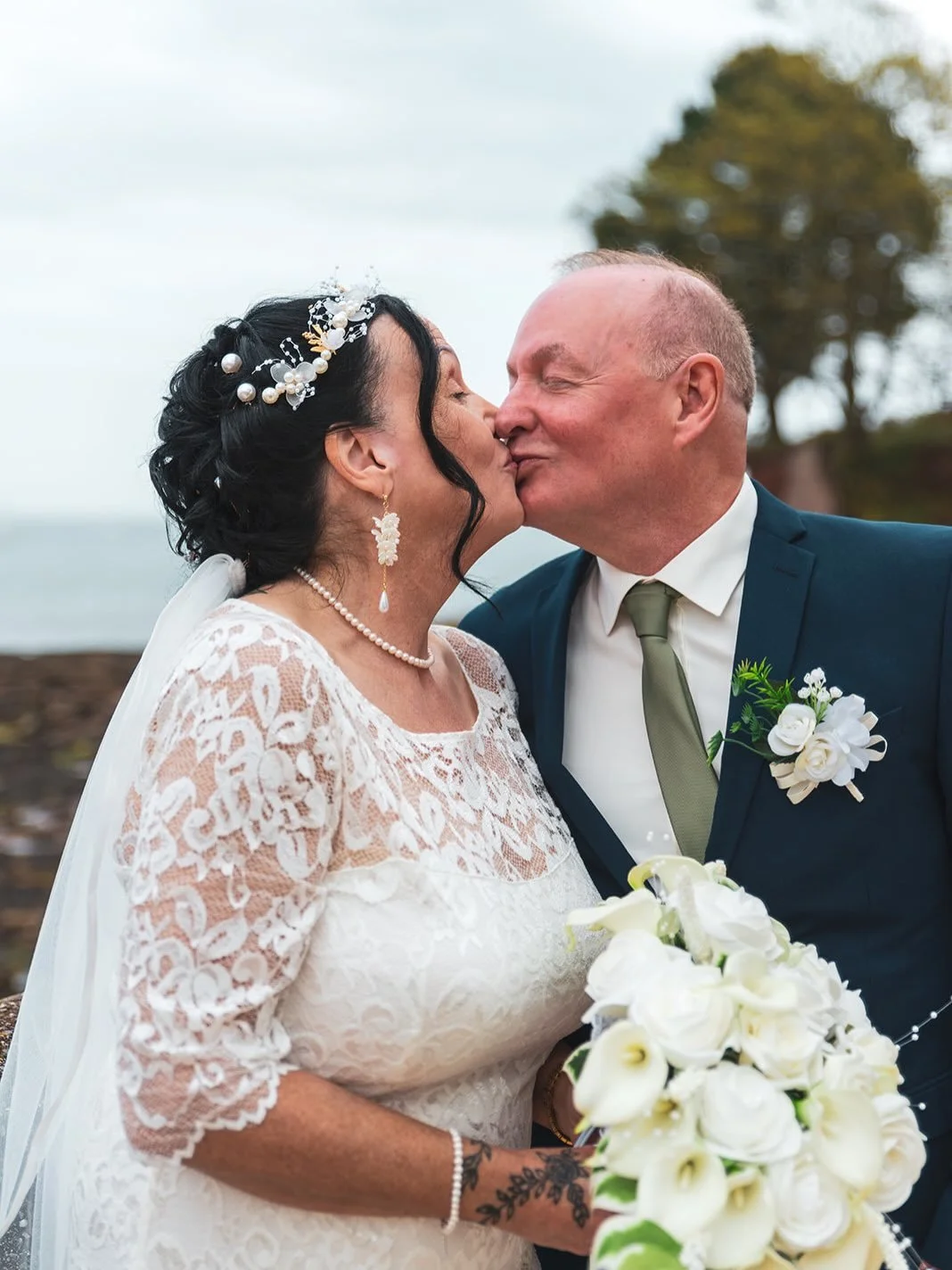 First wedding of the year ticked off this week at @livermeadcliffhotel 🤍

Ginny &amp; Ray&rsquo;s day was such a beautiful one to capture with the English Riviera as it&rsquo;s beautiful backdrop and a relaxed, emotional ceremony set in the gazebo. 