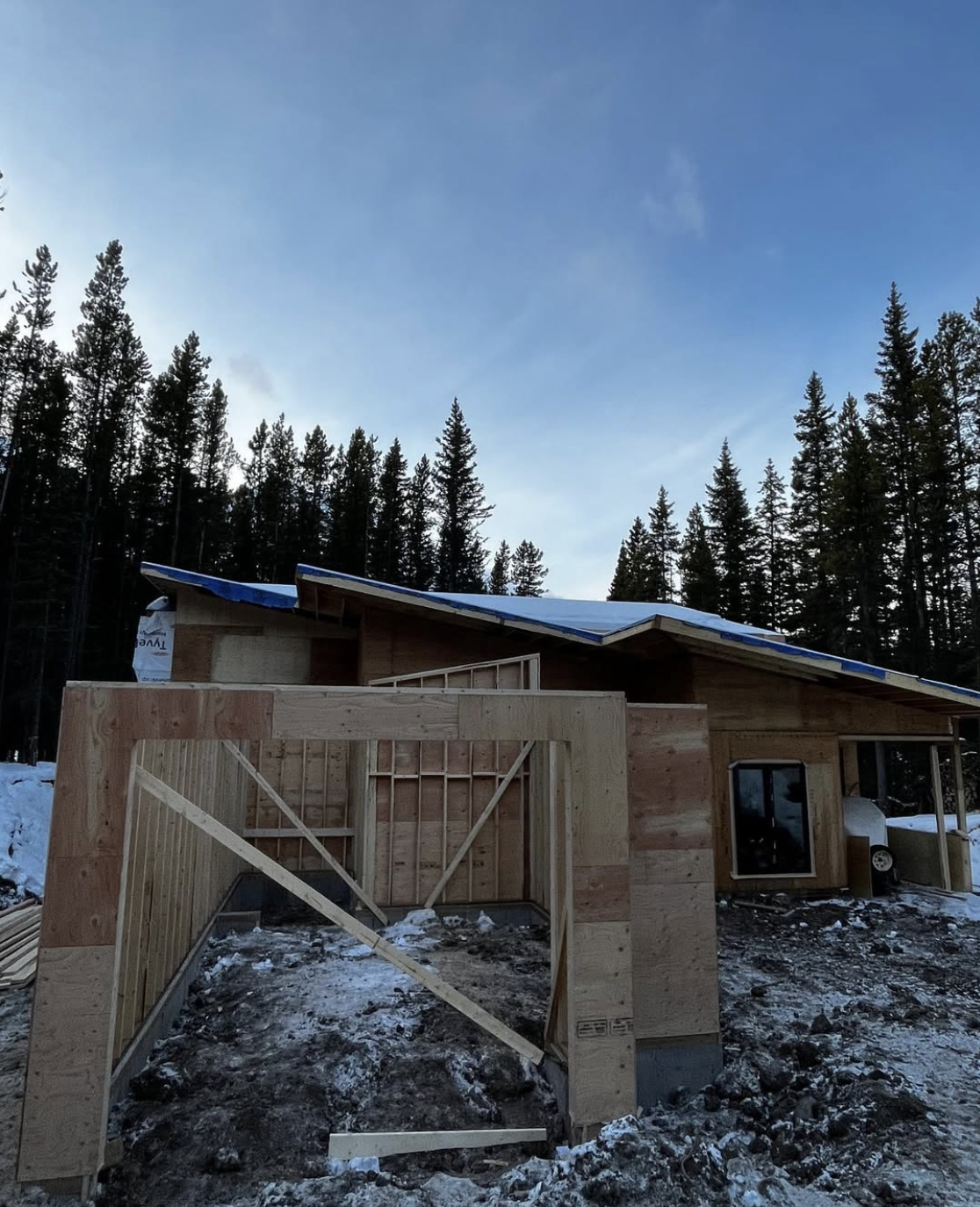 Canmore Framing Company. Framers in Canmore and the Bow Valley. 
