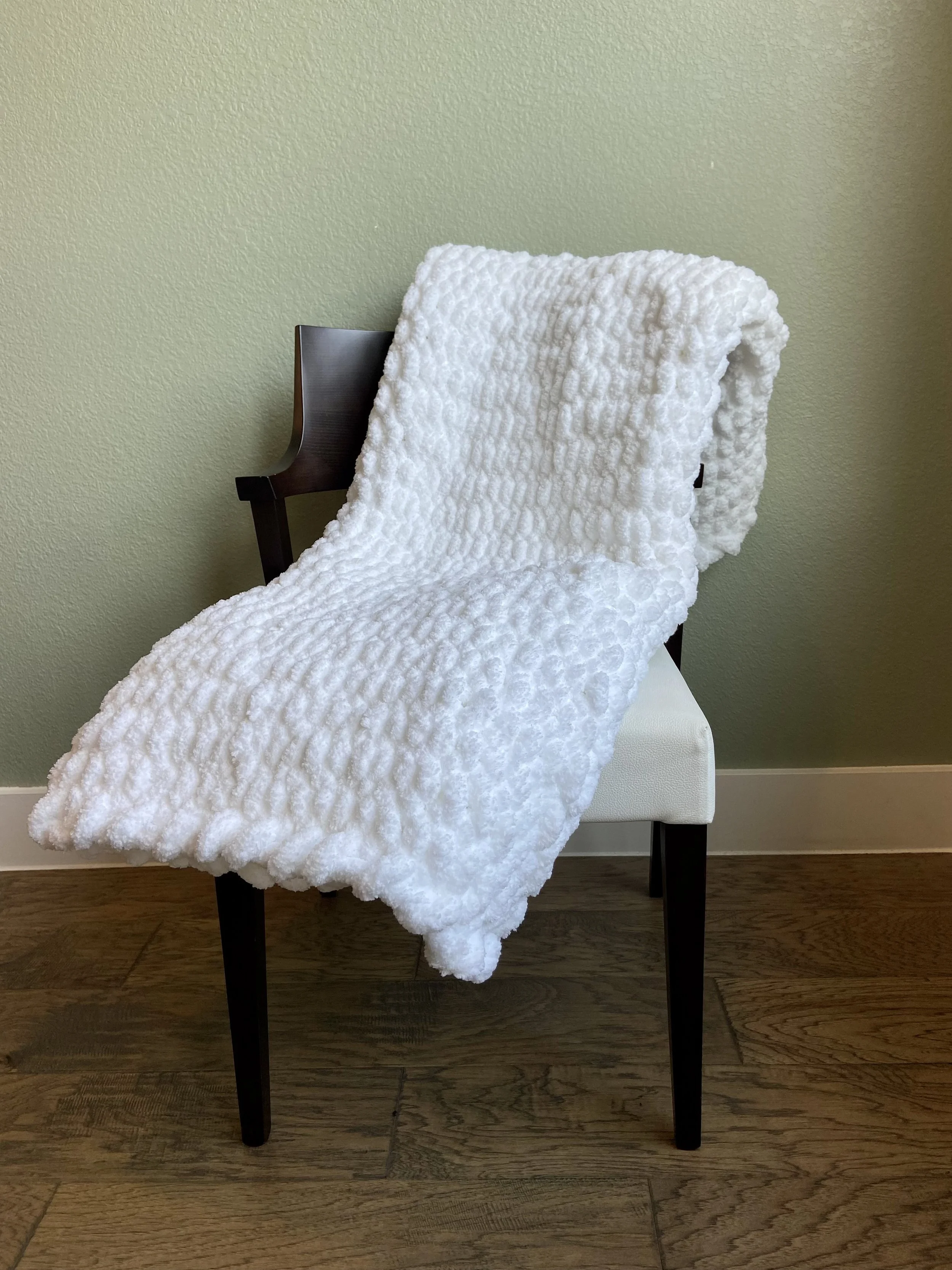 White Hand Knit Chunky Blanket