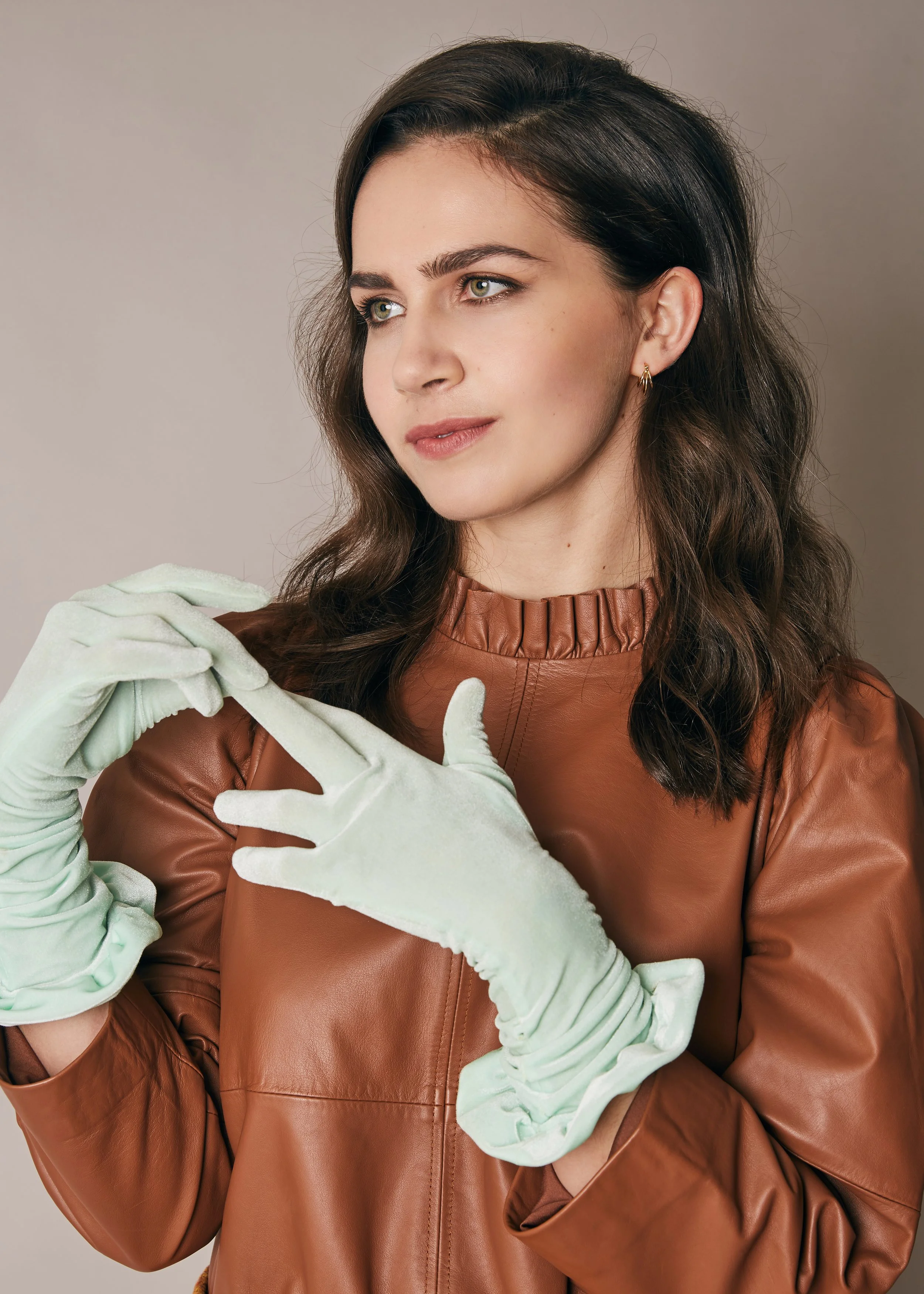 cecelia auerswald, taking off the gloves