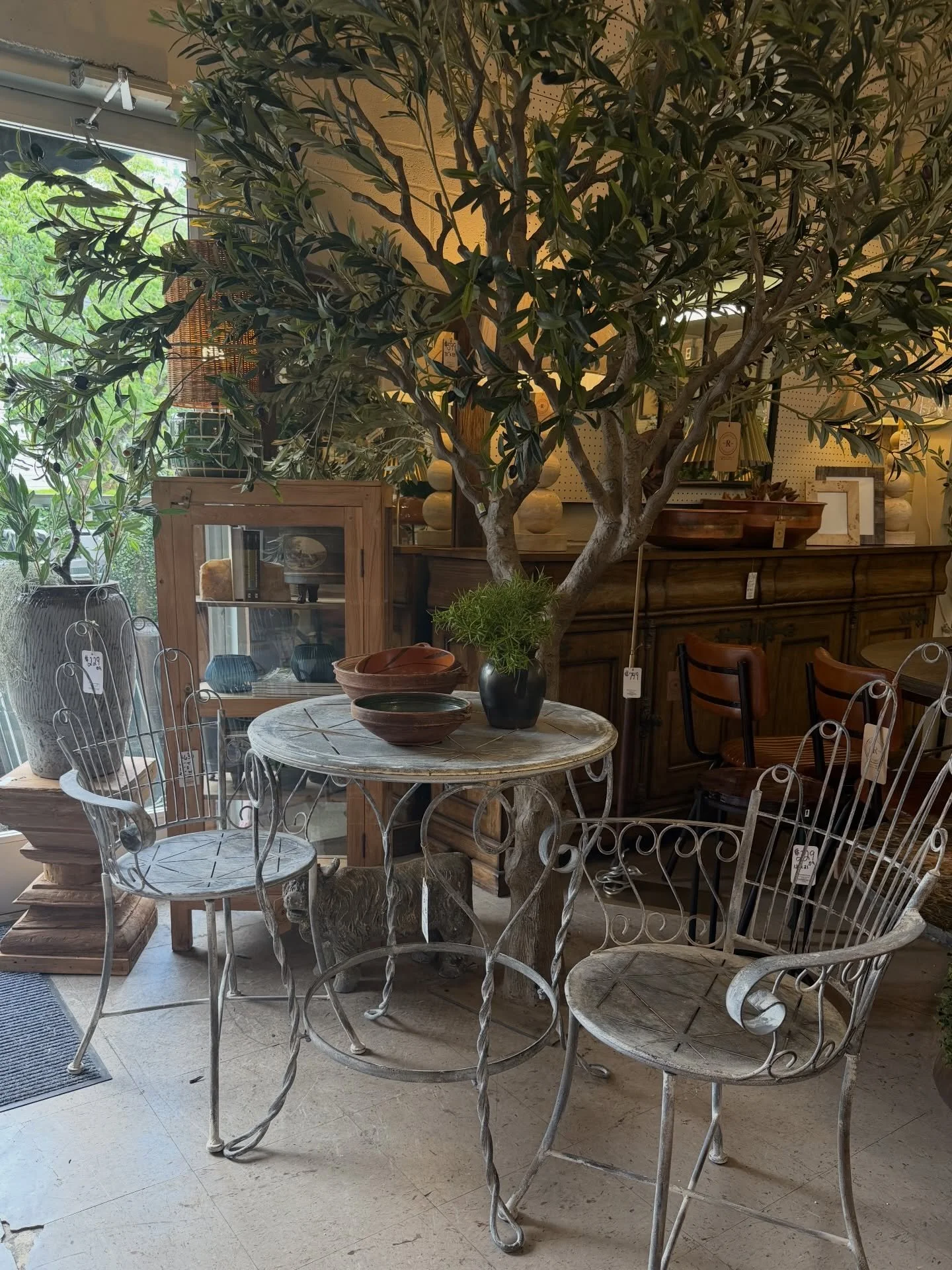 it&rsquo;s the mix for me&hellip;
earthy ceramics, moody art, layered greens, and that perfect warm glow.
every piece adds something different&mdash;and somehow it all just works 😮&zwj;🔥
scroll through and see what just hit the floor.
all new, all 