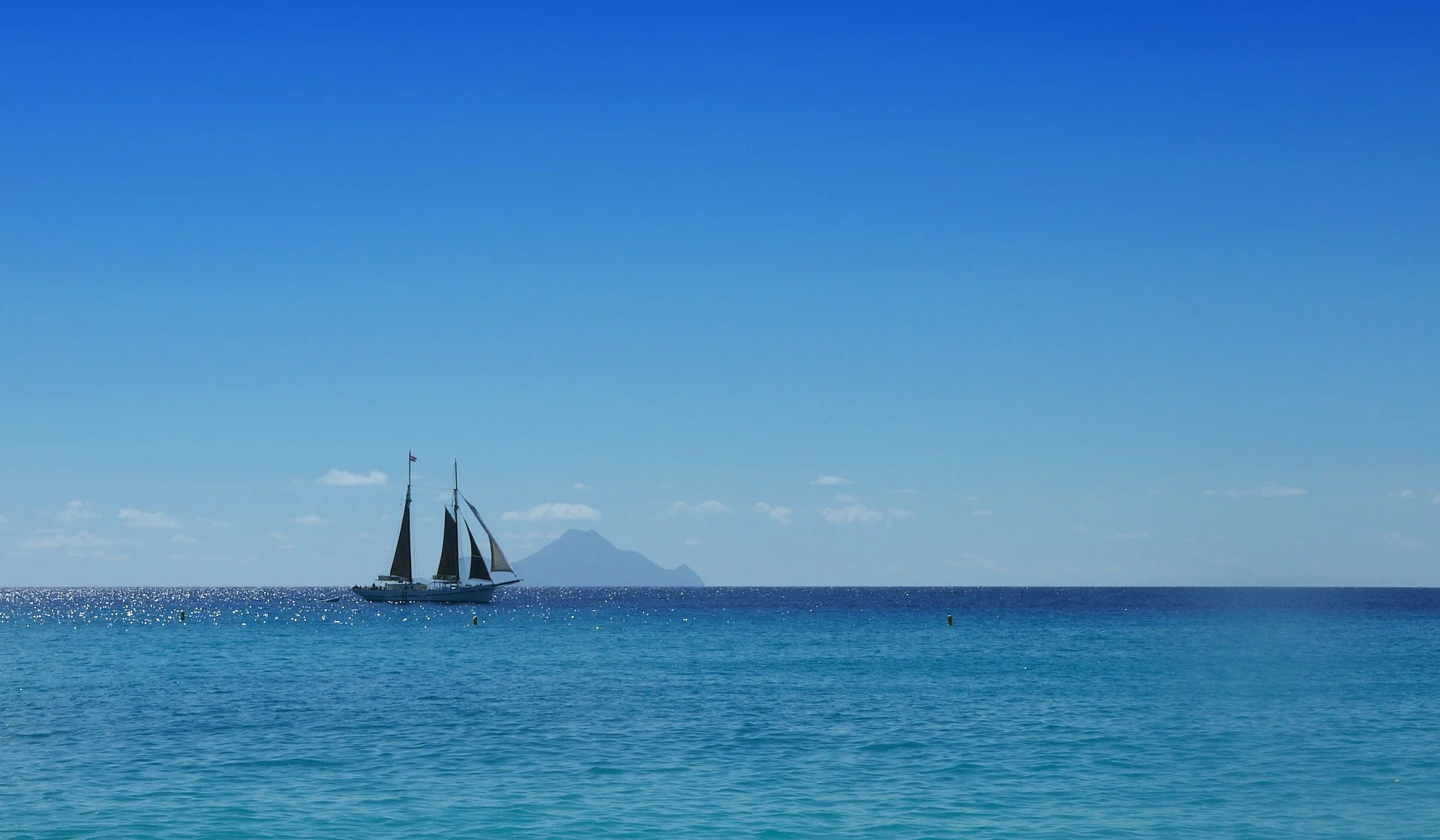 StMaarten-Beach-Boat.jpg