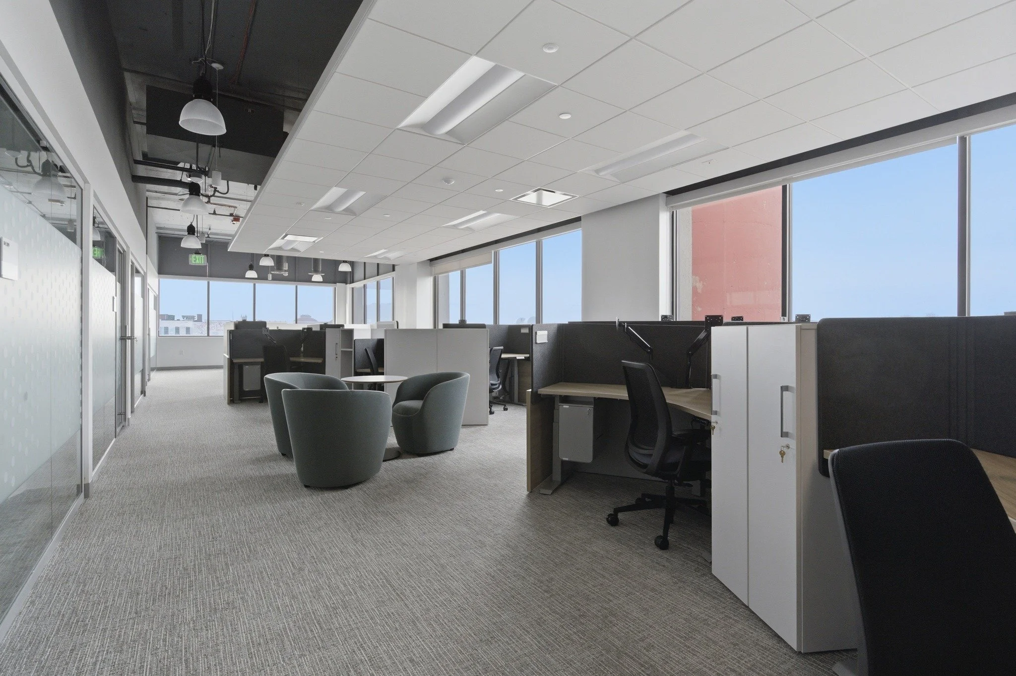 Work in a space that inspires. This newly constructed office features waterfront views and open layouts designed to maximize natural light, collaboration, and flexibility. It&rsquo;s a modern environment where productivity meets comfort, and every de