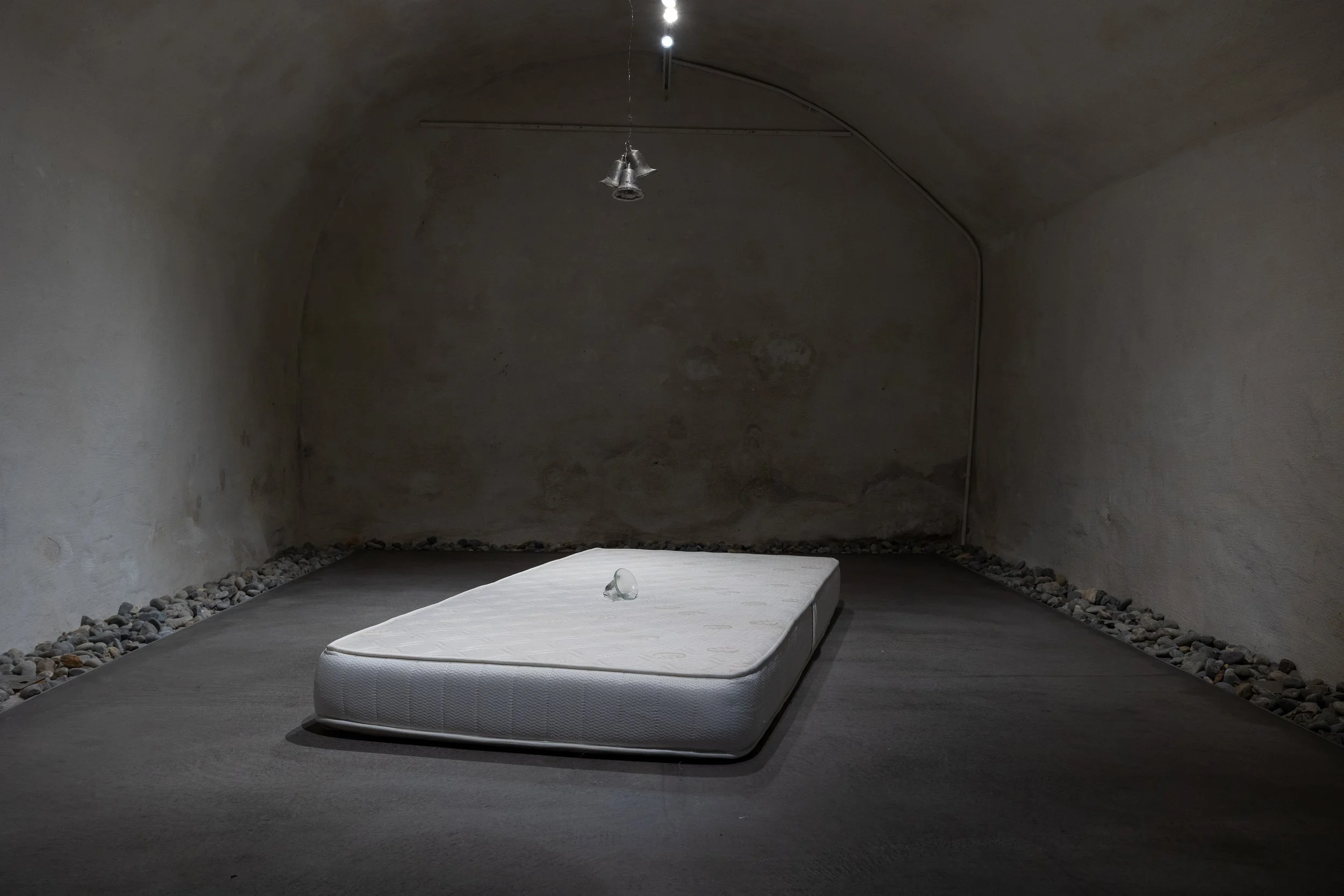 Untitled, 200cm x 90cm x 300cm, cast tin, steel wire, glass, mattress, 2024