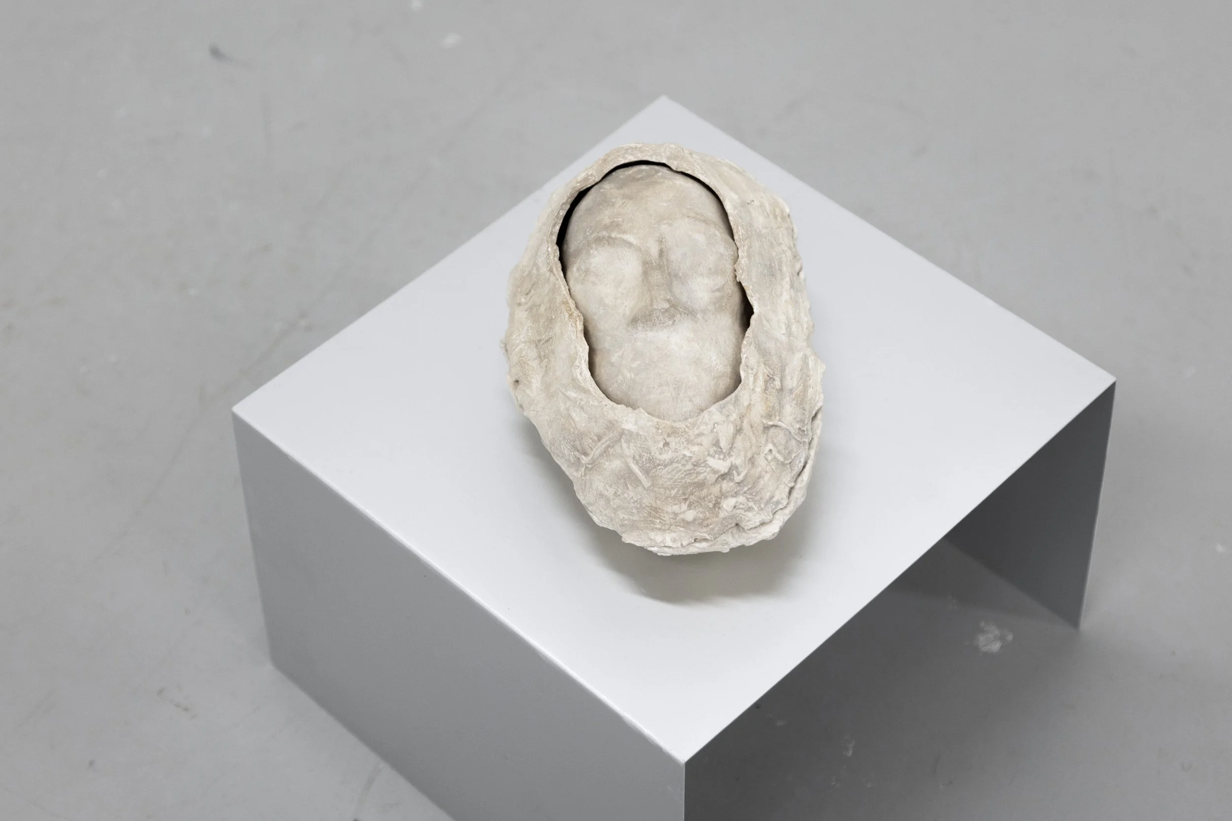 Geburt, length: 25cm, painted plaster, 2023