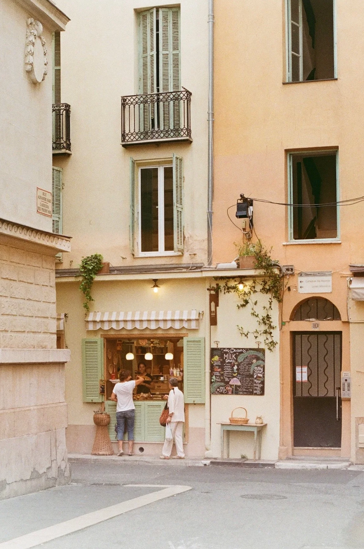35mm Film, Analogue, Photographer, Reportage, South of France, Documentary, Beach, Sea, Swimming, Bikini