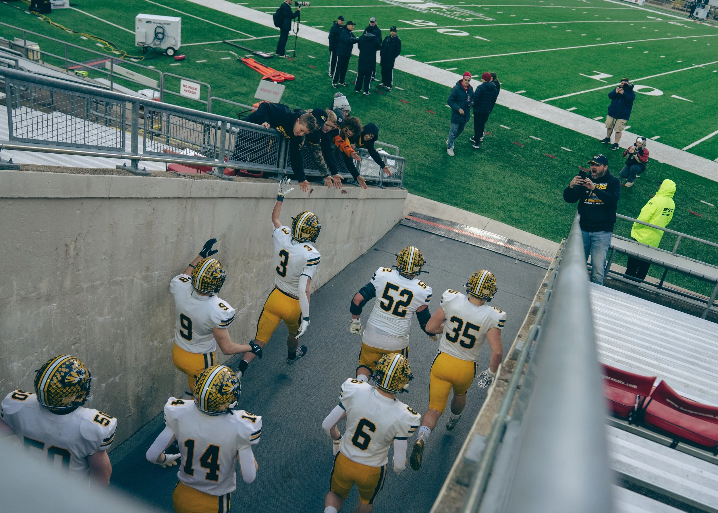 Northwestern vs Mayville 11-20-25-01454-X5.jpg