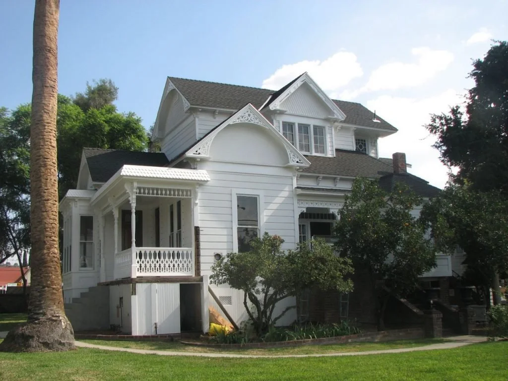 This 1886 Queen Anne Victorian at 120 & 126 N Avenue 63 sat vacant and almost invisible for many years. Through the efforts of the Garvanza Improvement Association and the complete dedication of the owner, the Dr. Smith House has been returned to its