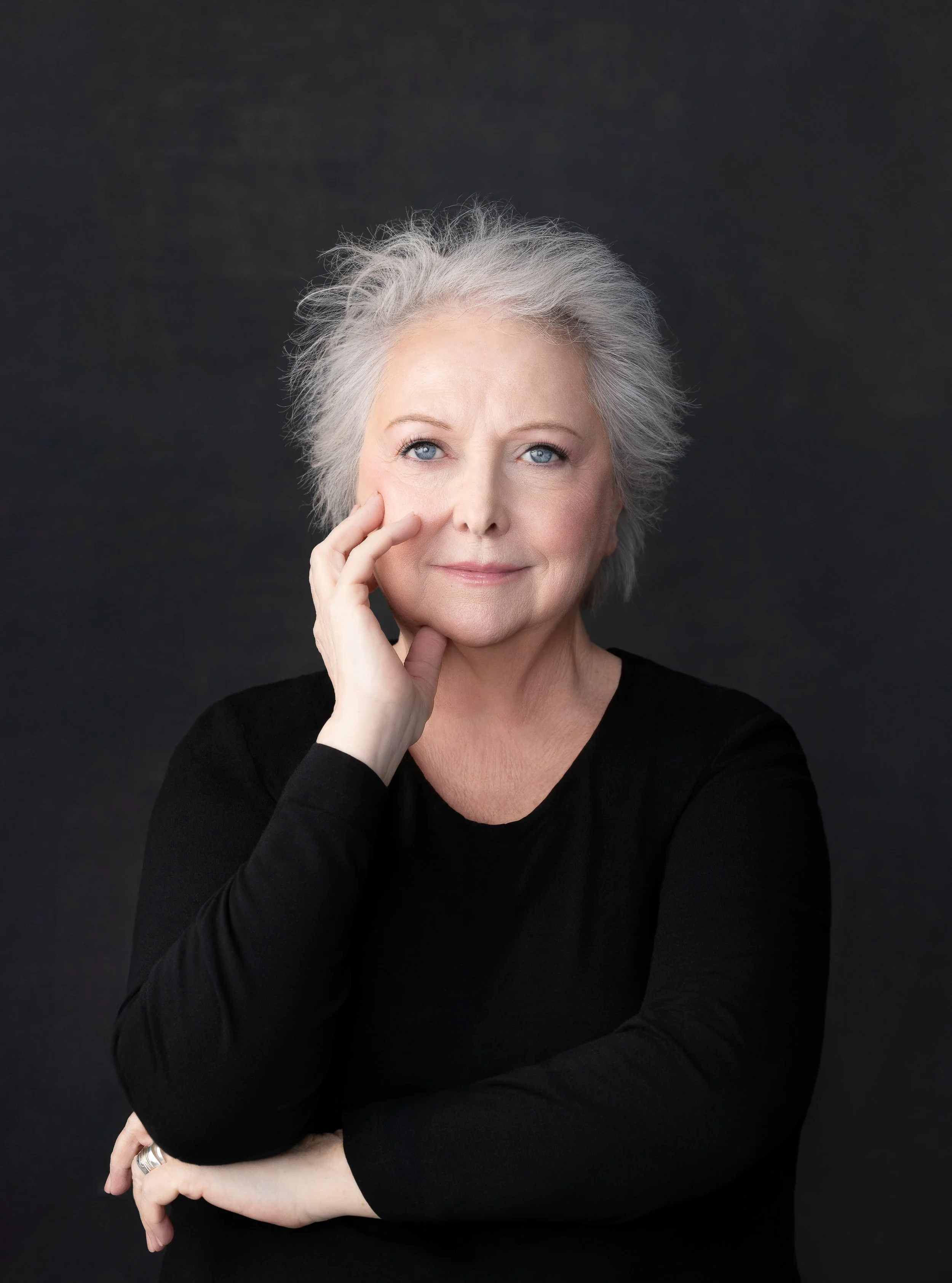 Photographie de Francine Ruel, comédienne et auteure de la pièce La colombe, le pigeon et moi.