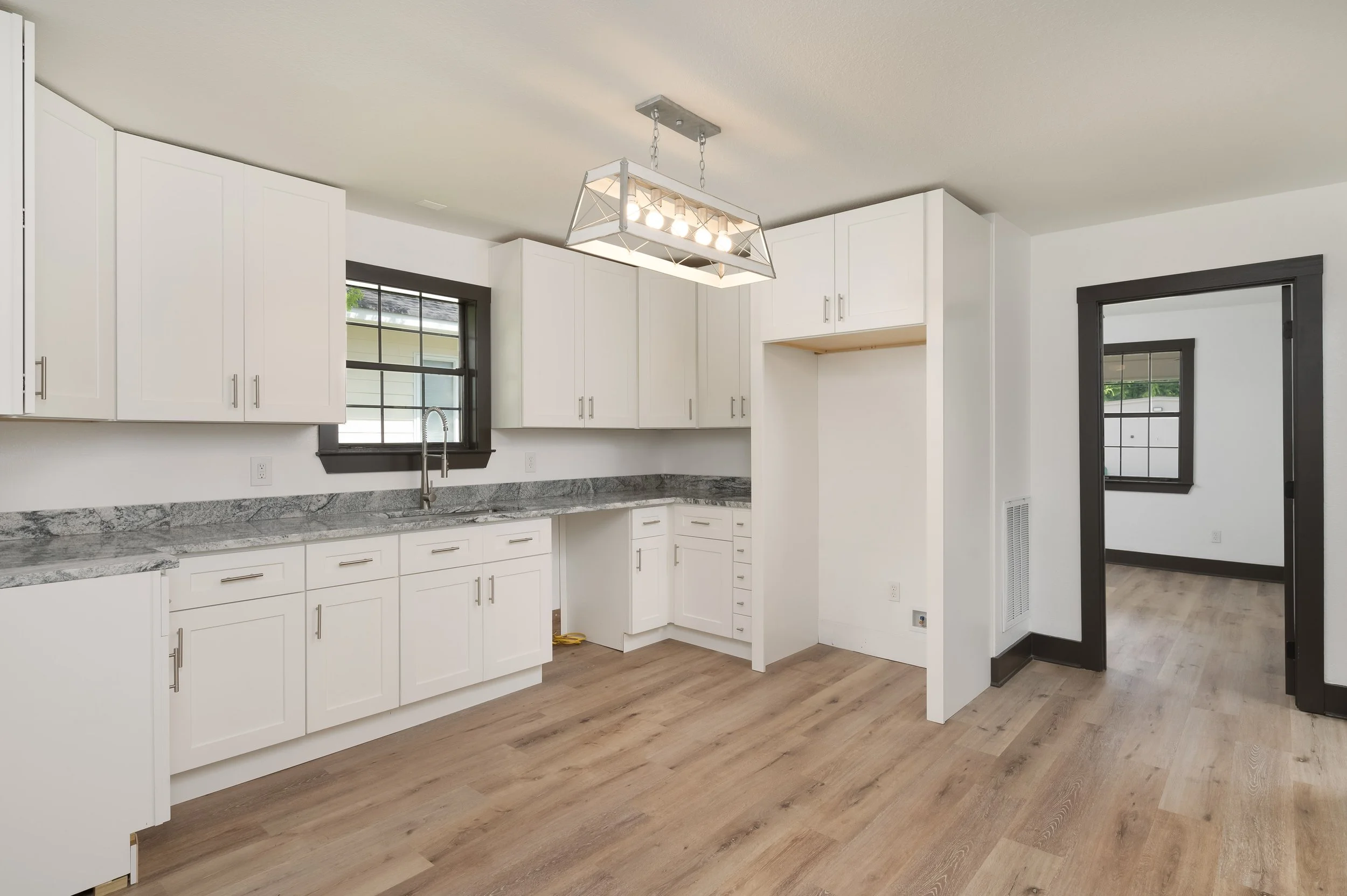 924_S_Hickory_St_0013 (1).jpg