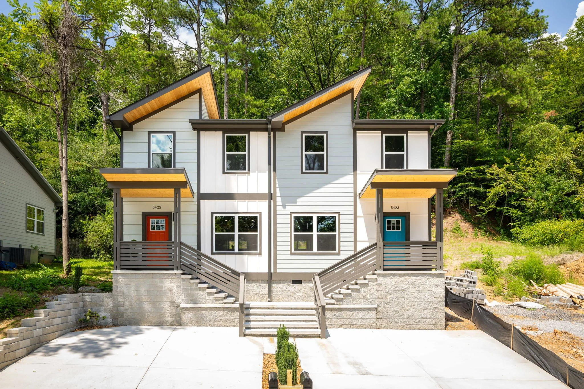 5423 / 5425 Slayton Avenue