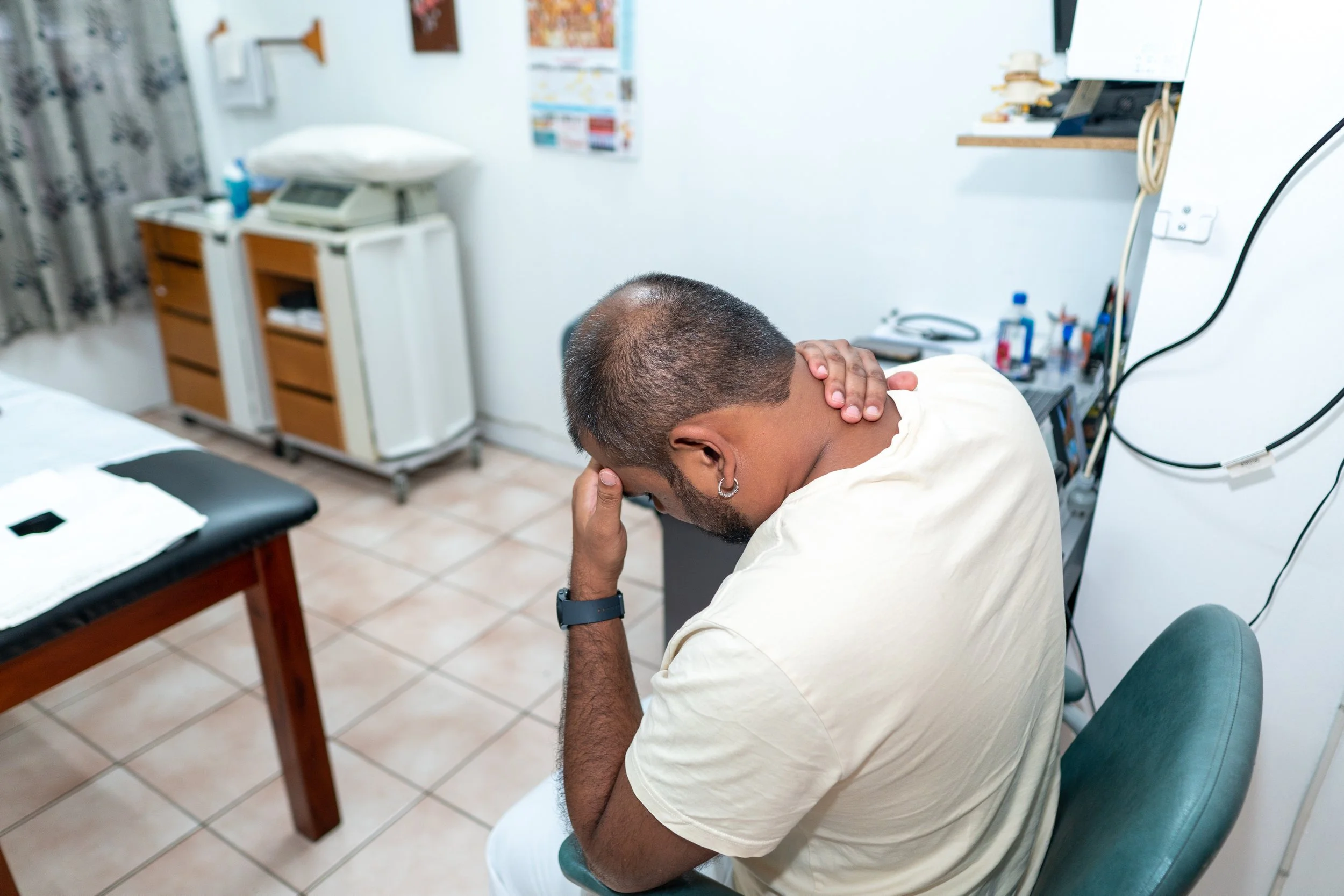 Neck Pain in Fiji: Sleep Posture, Pillow Choice, and Morning Stiffness Relief