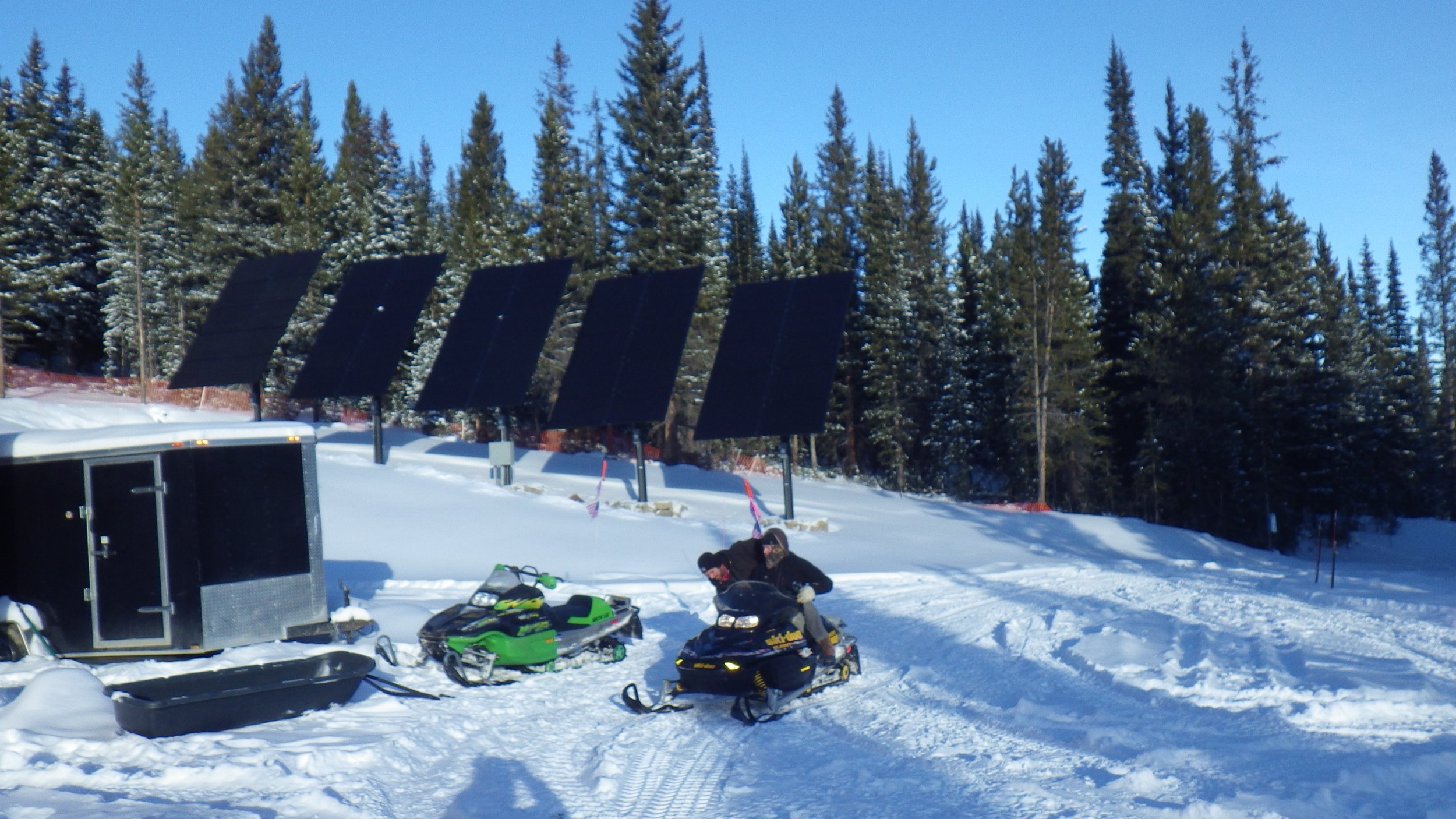 Top of Pole Mount Off-Grid System