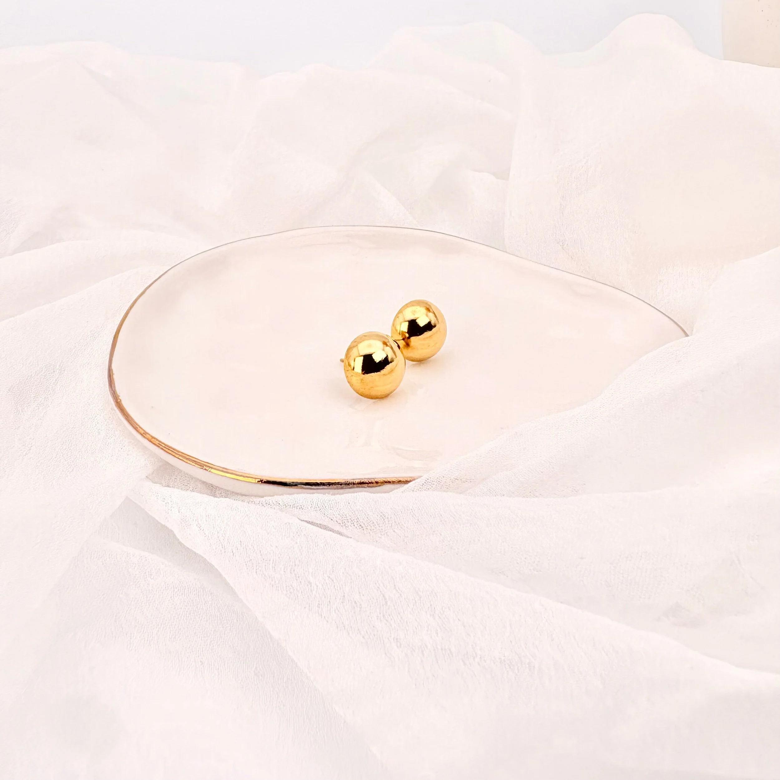 Bouton Stud Earrings