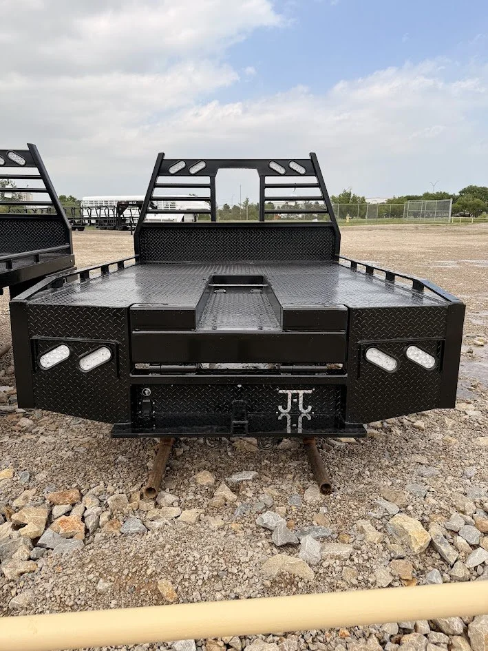 20-26 SW-LB Ford/Chevy skirted haybed
