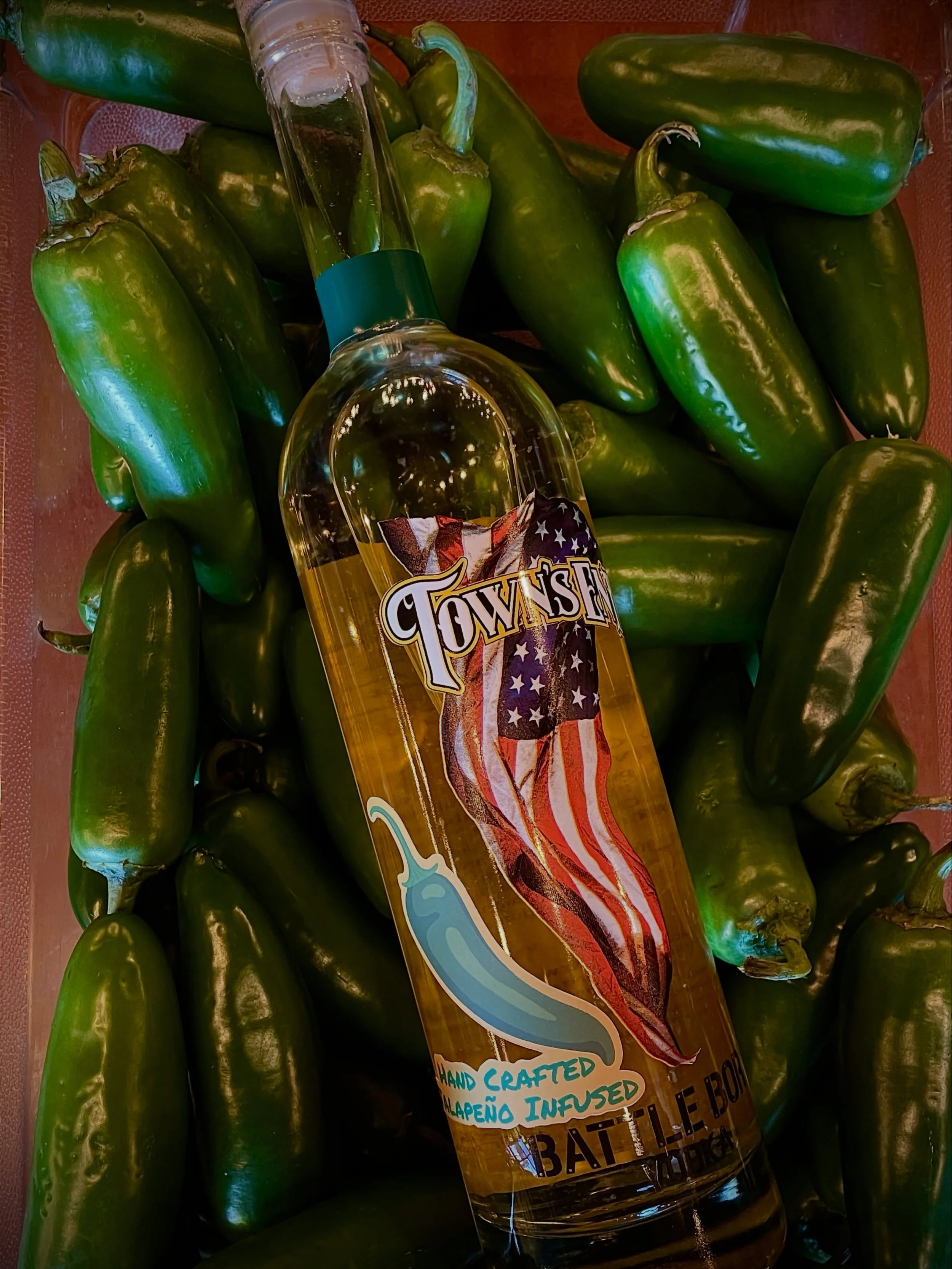 Our TE Jalape&ntilde;o Infused Battle Born Vodka delivers heat and fresh jalape&ntilde;o flavor. Perfect for Bloody Mary&rsquo;s or a spicy twist for any classic cocktail. Get a bottle today at Town&rsquo;s End or on our website!
Link in bio 
#vodka 
