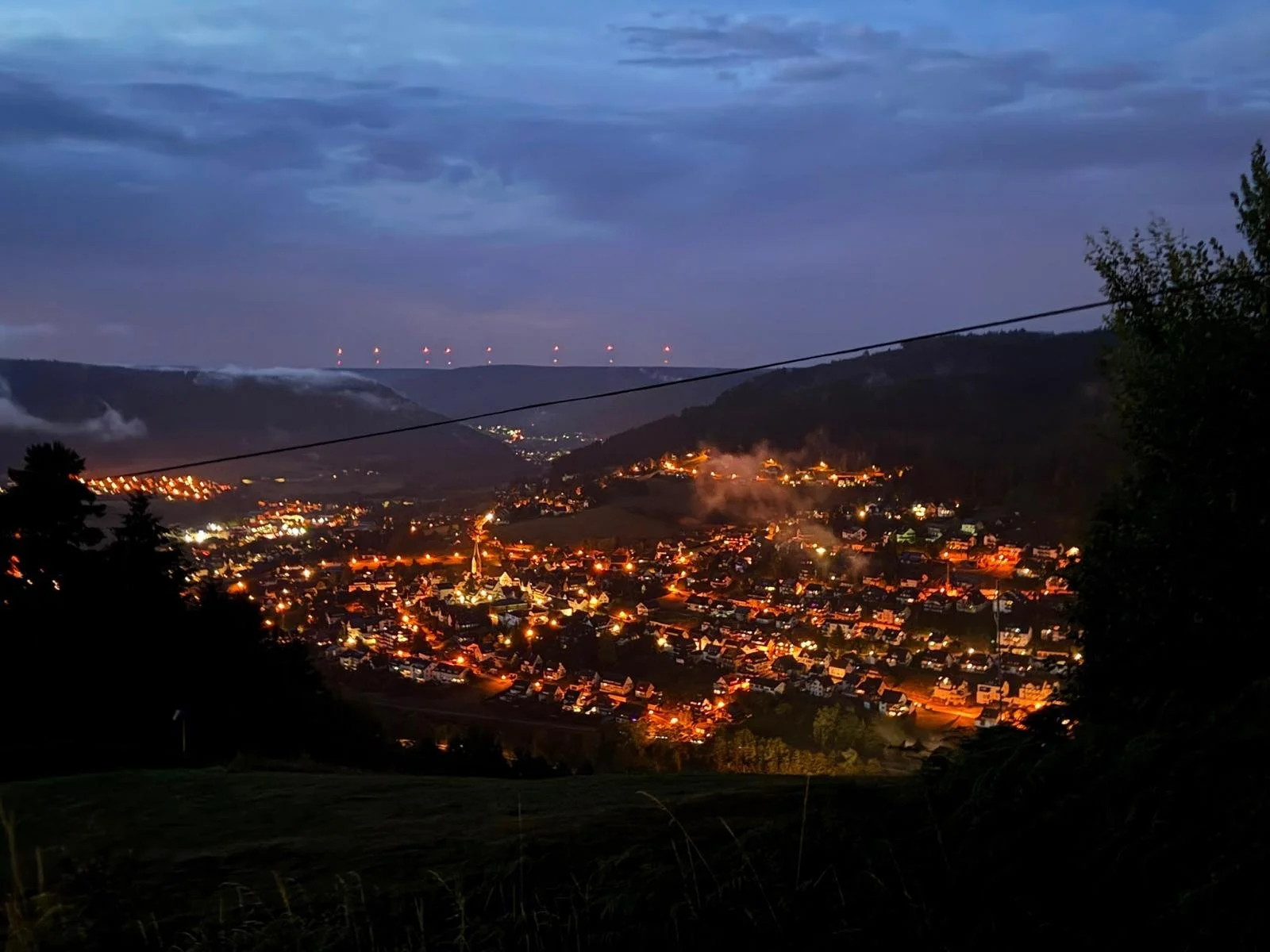 aussicht-bei-dunkelheit-von-der-glasmaennle-huette-in-baiersbronn.jpg
