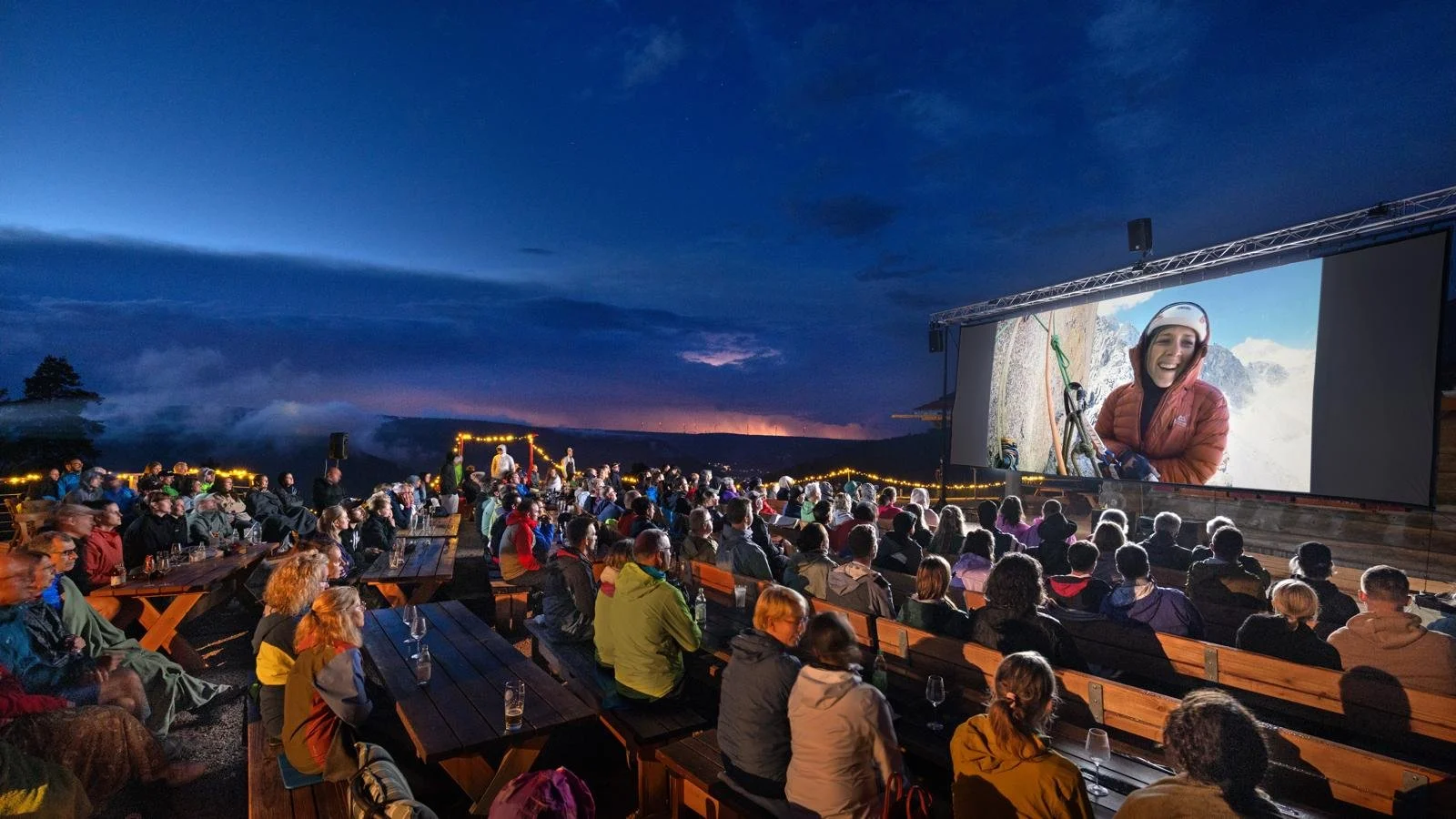 veranstaltung-open-air-kino-an-der-glasmaennle-huette-in-baiersbronn.jpg