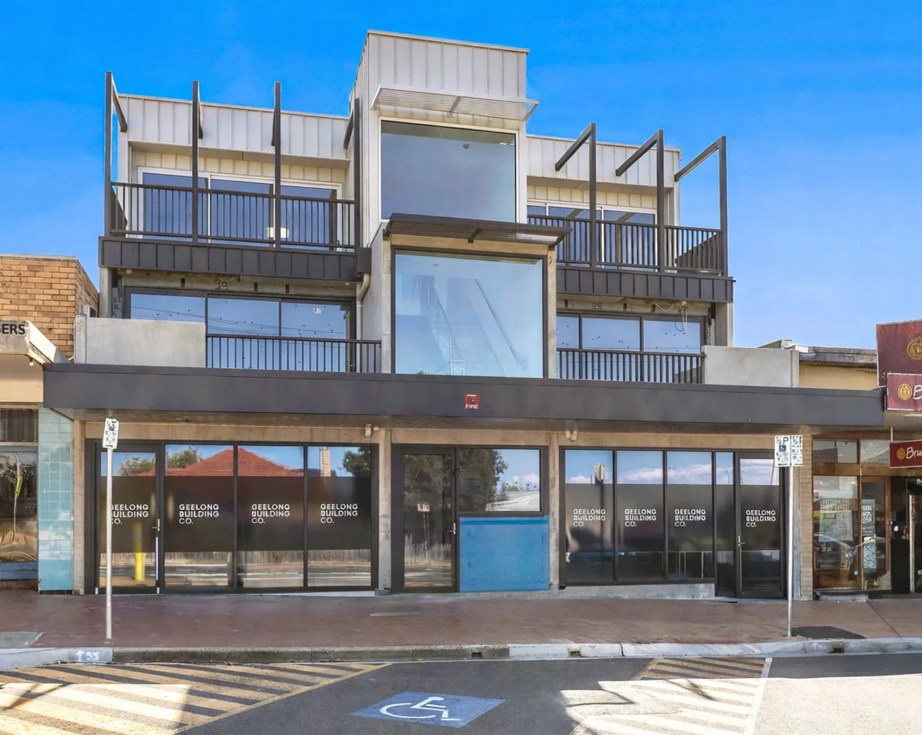 Mixed-use commercial and apartment development in Geelong featuring retail frontage and modern upper-level residences by Geelong Building Co.