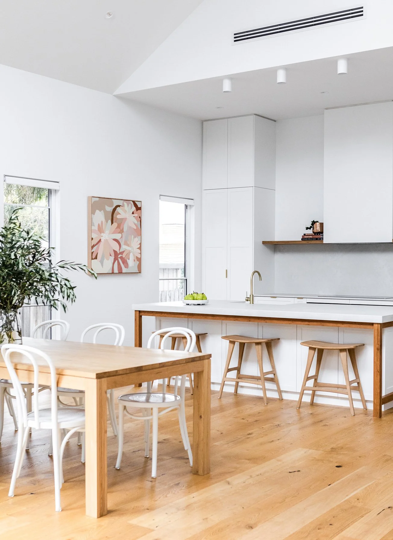 Kitchen and dining renovation in Manifold Heights, Geelong with high ceilings, timber flooring and refined finishes by Geelong Building Co.