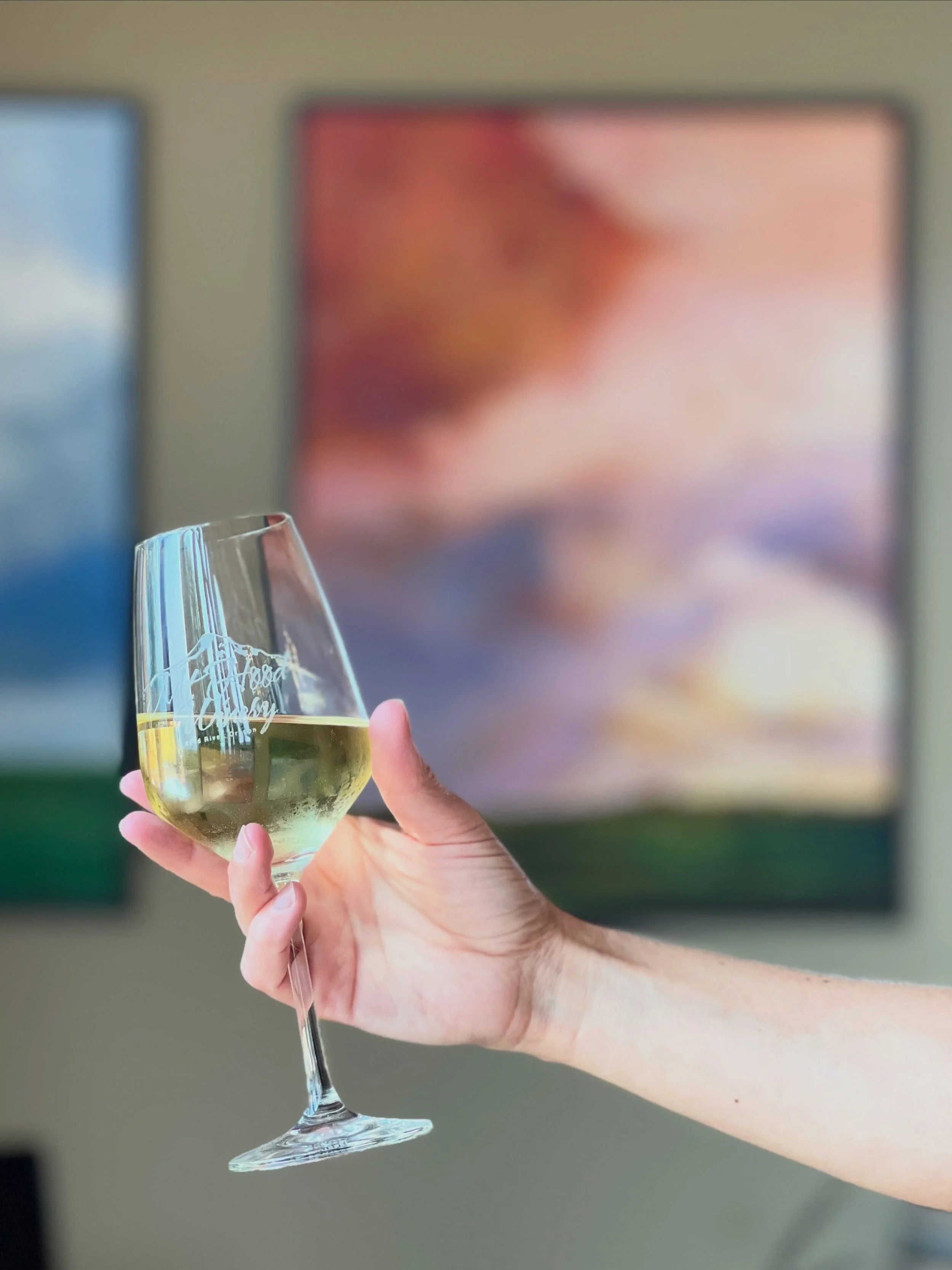 Meet us halfway to the weekend 🍷✨
Open today 11am-5pm. Come see us!

📸: @neelueldurkarphoto
