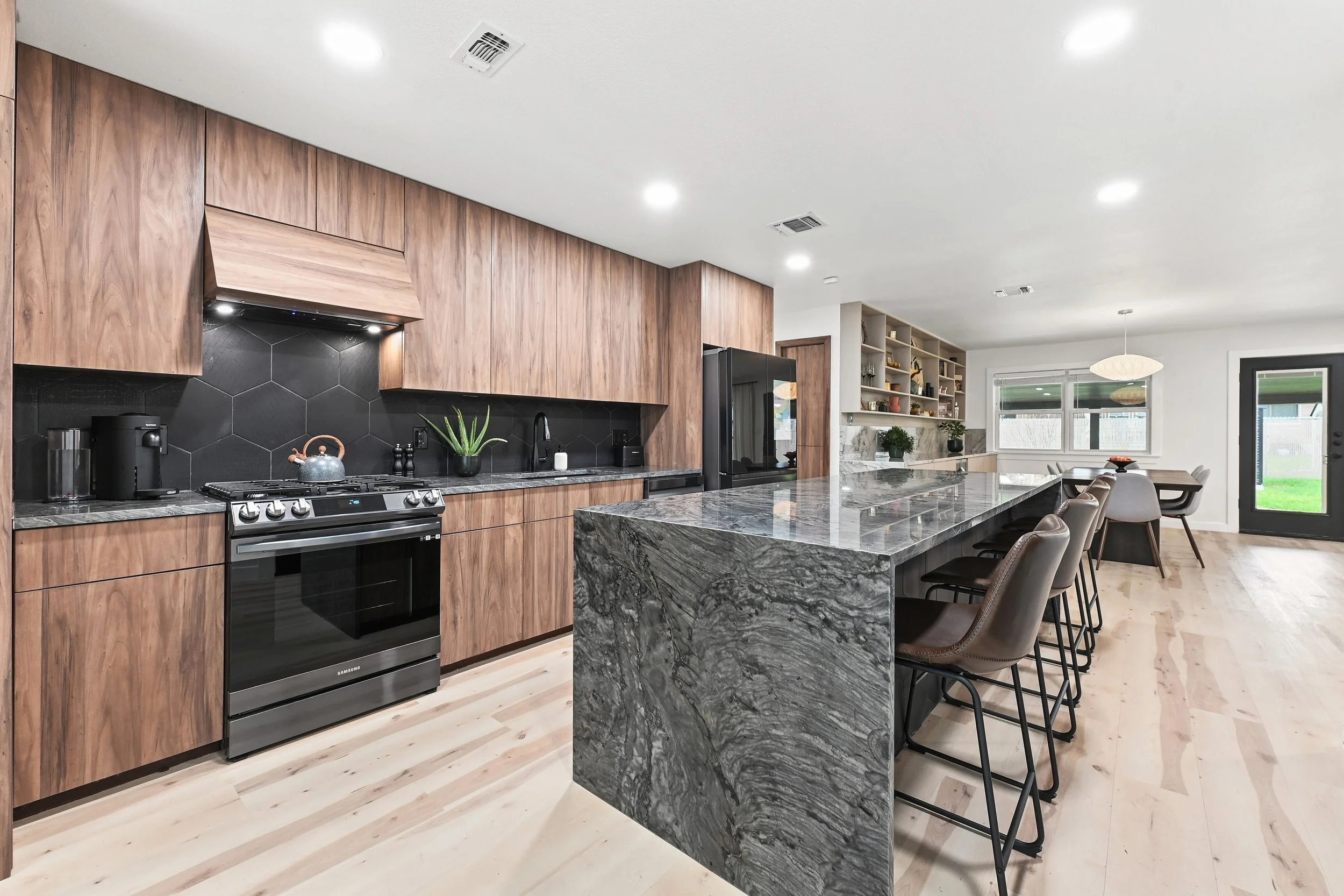 Kitchens & Pantries