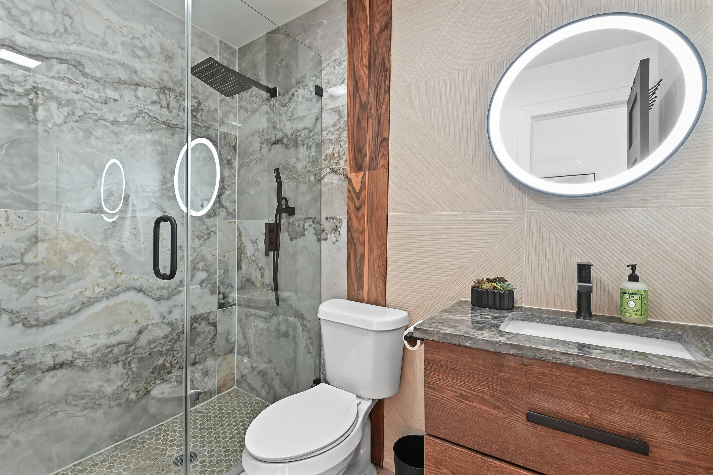 Closets & Bathrooms