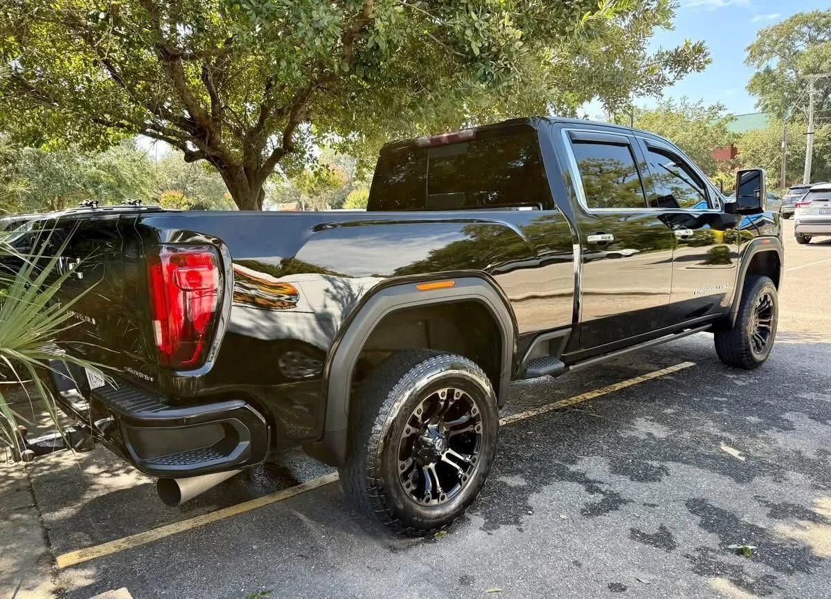 black truck.jpg