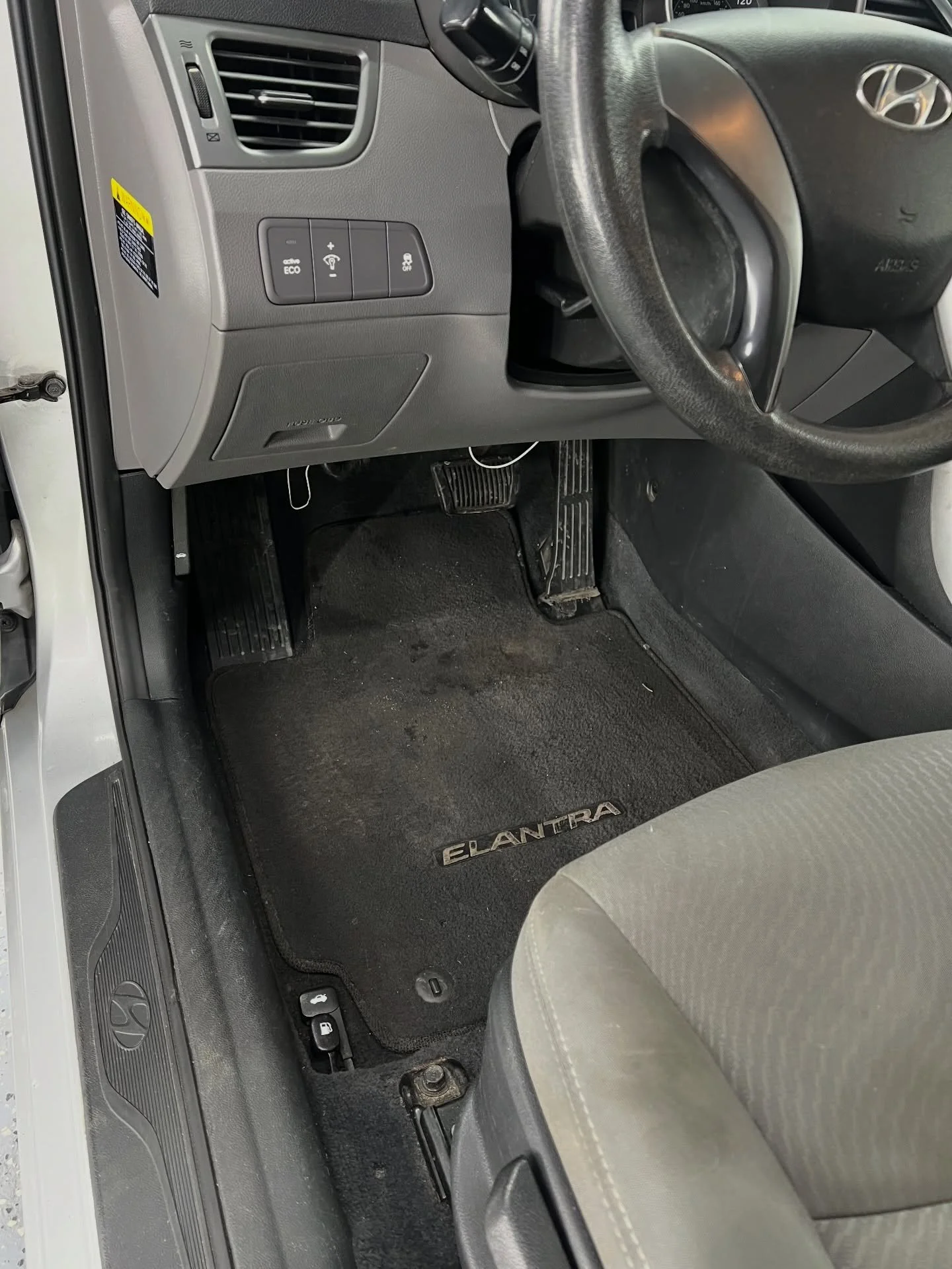 🚗💺 Interior Detail + Seat Stain Removal
Another interior brought back to life! These seats were holding onto some pretty nasty stains, but with a deep steam clean and professional extraction, we pulled them right out.
Not only do they look better &
