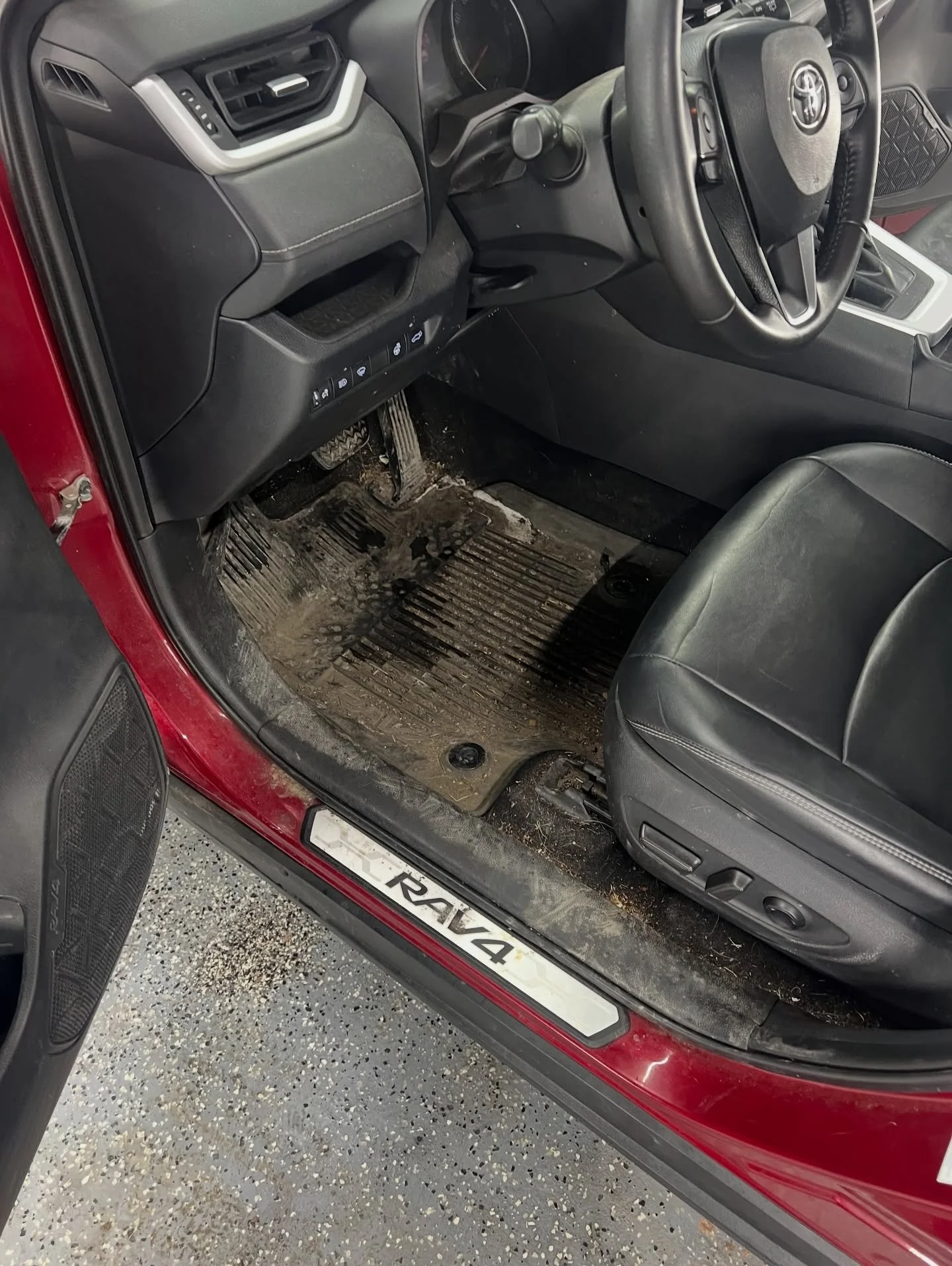 Somehow these tedious interiors keep finding their way into the shop. 

Every single one leaves immaculate. 
.
.
.
.
.
#interiordetailing #sudsnshineautospa #rav4 #kochchemie #steamcleaning