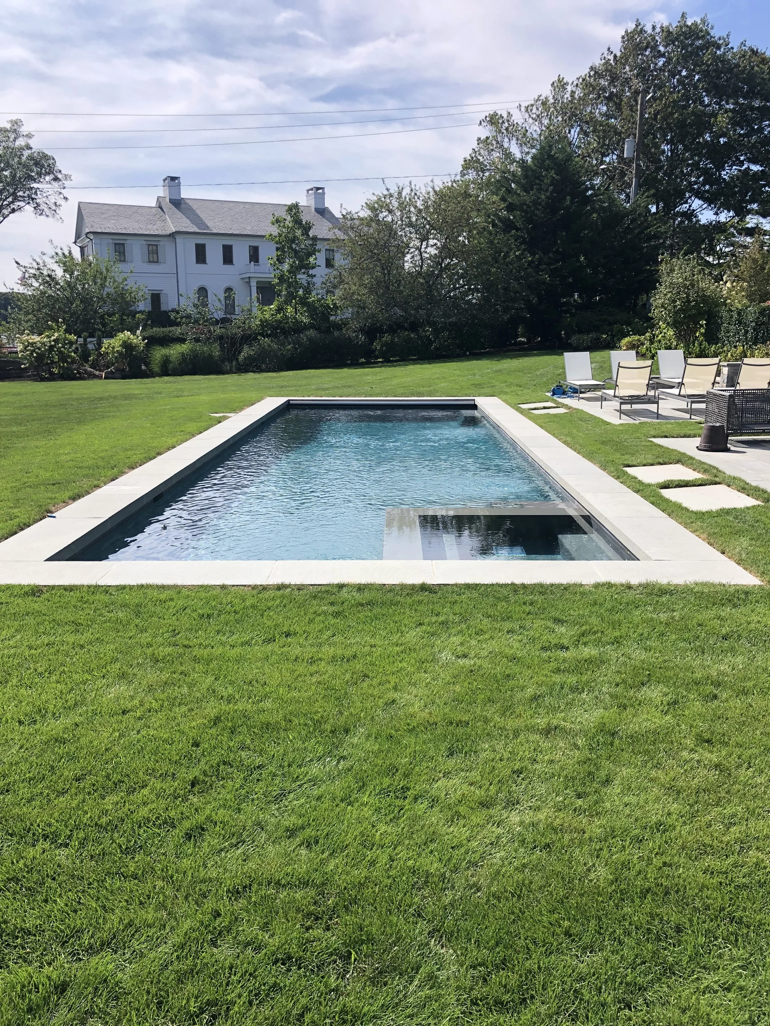pool,spa,grass.jpg