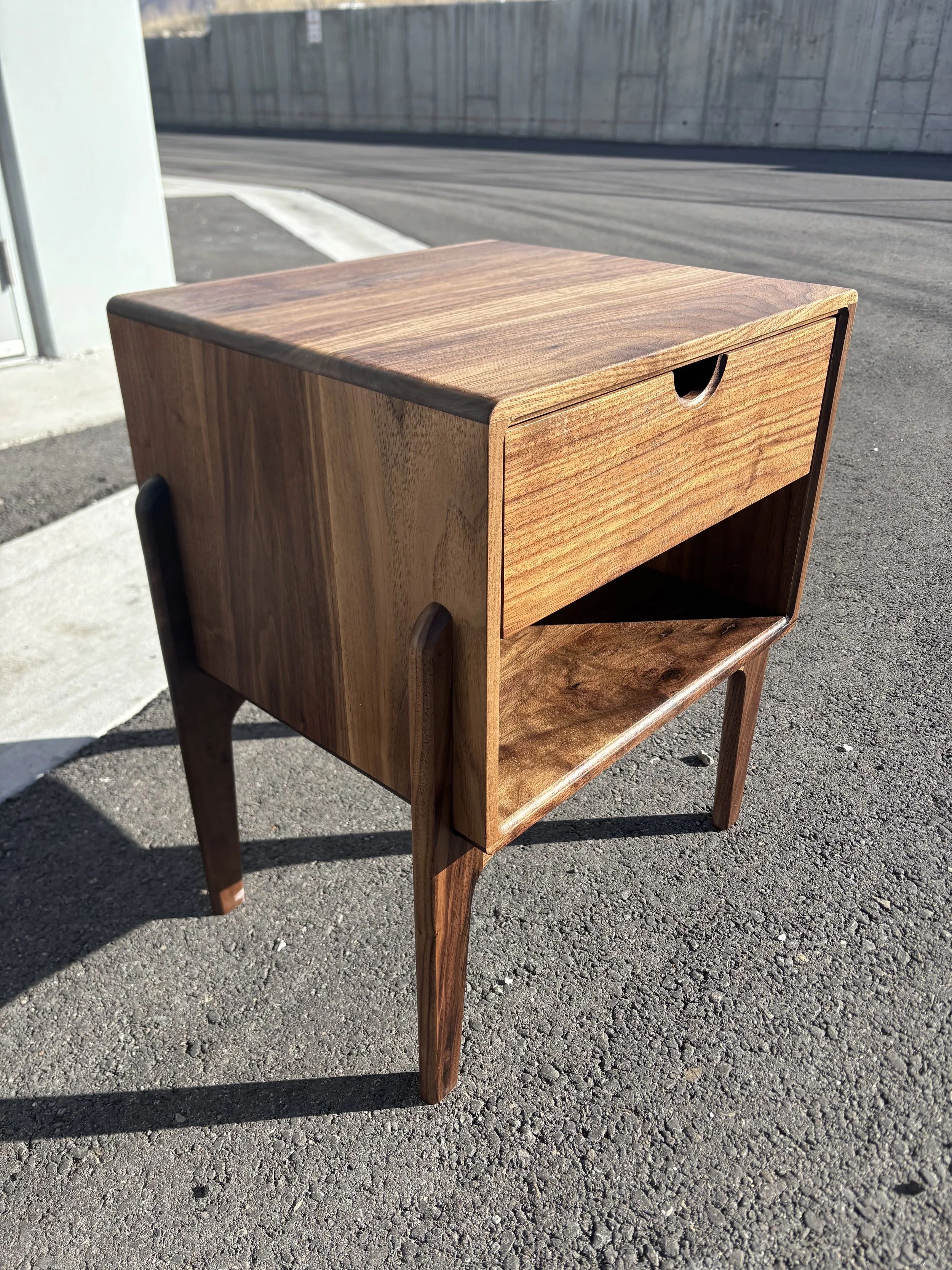 THE HARMONY NIGHTSTAND
