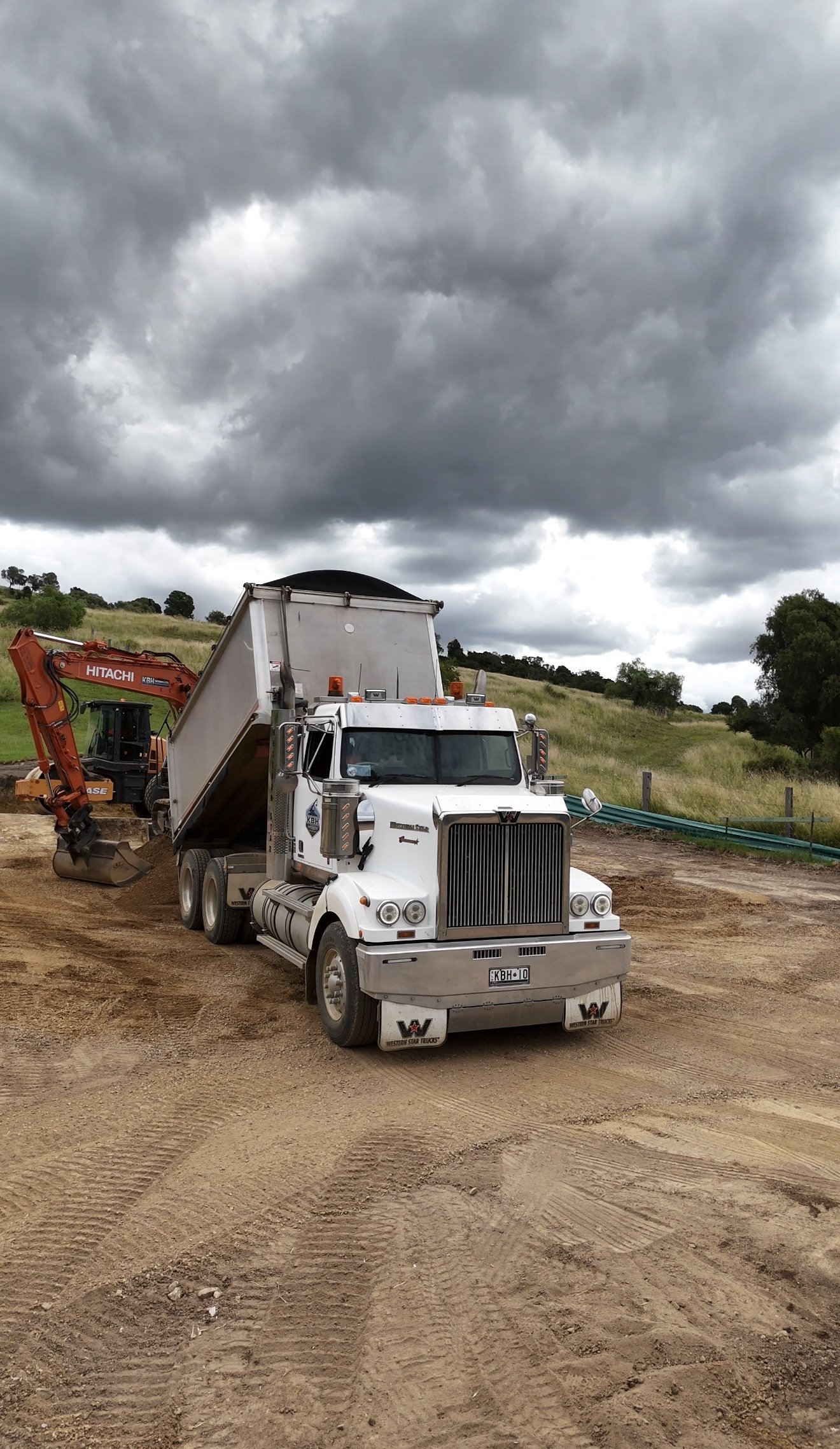 Bulk quarry product supplies