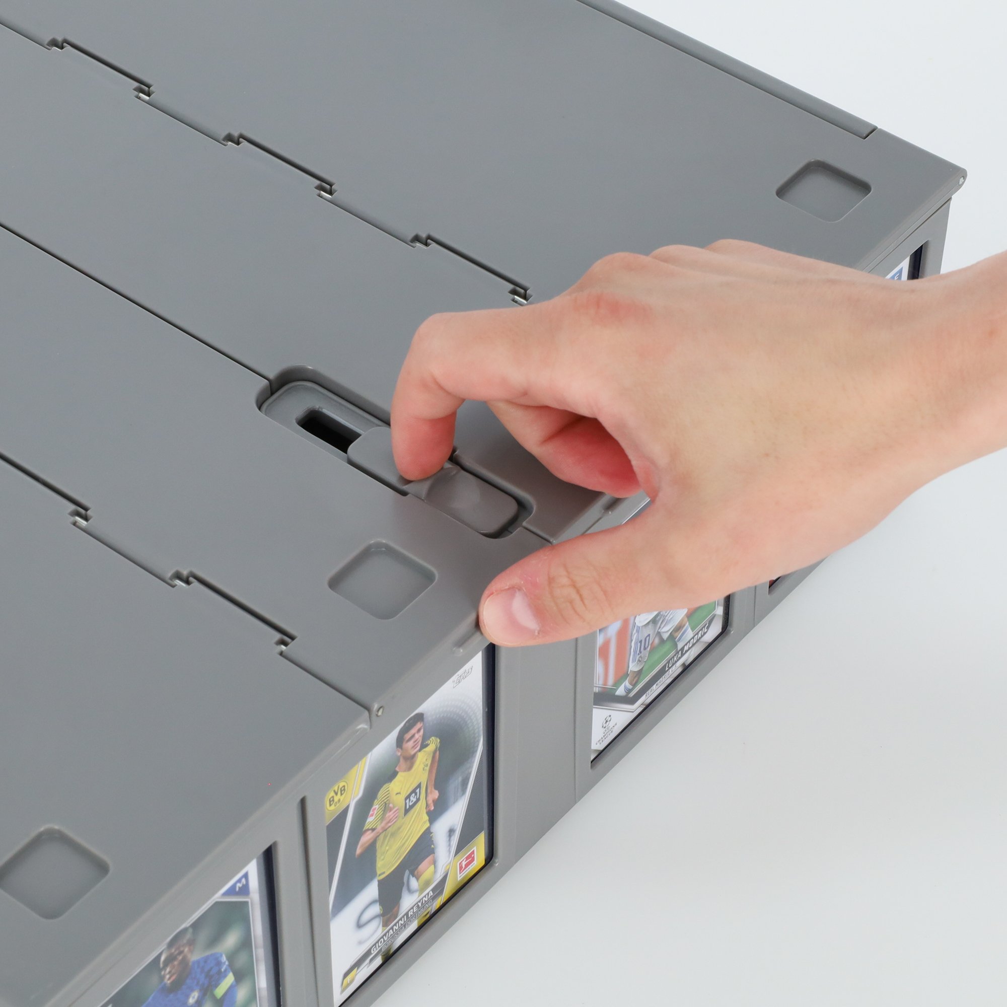 1-CCB-3200-GRY_Lock Hand.jpg