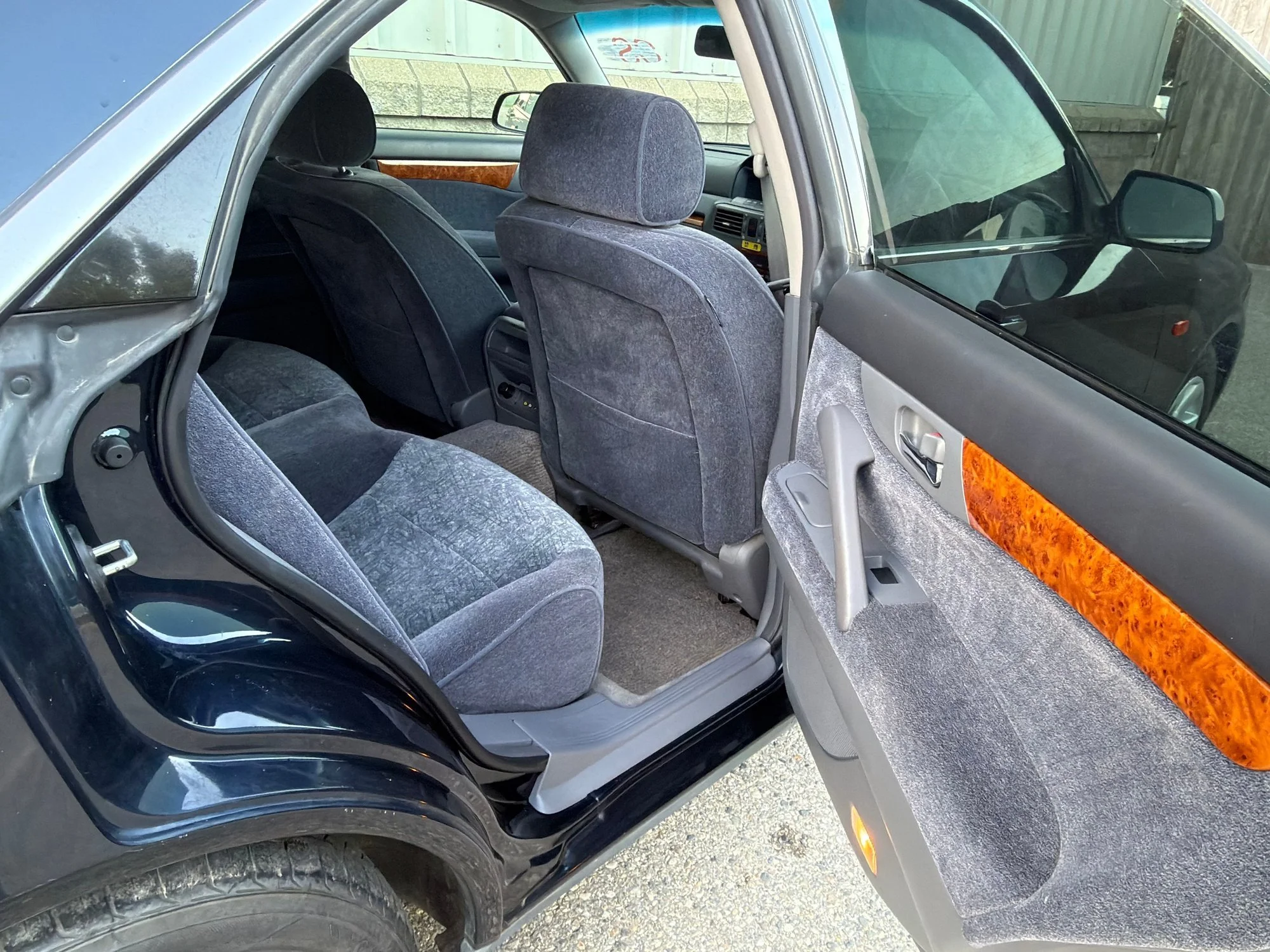 13 - Rear cabin right.jpg