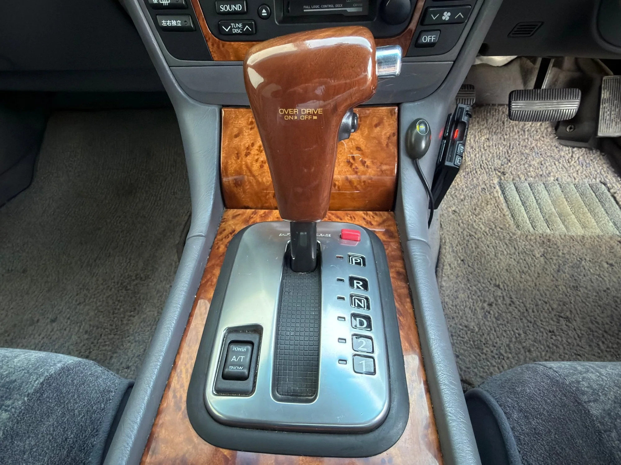 19 - Automatic shifter.jpg